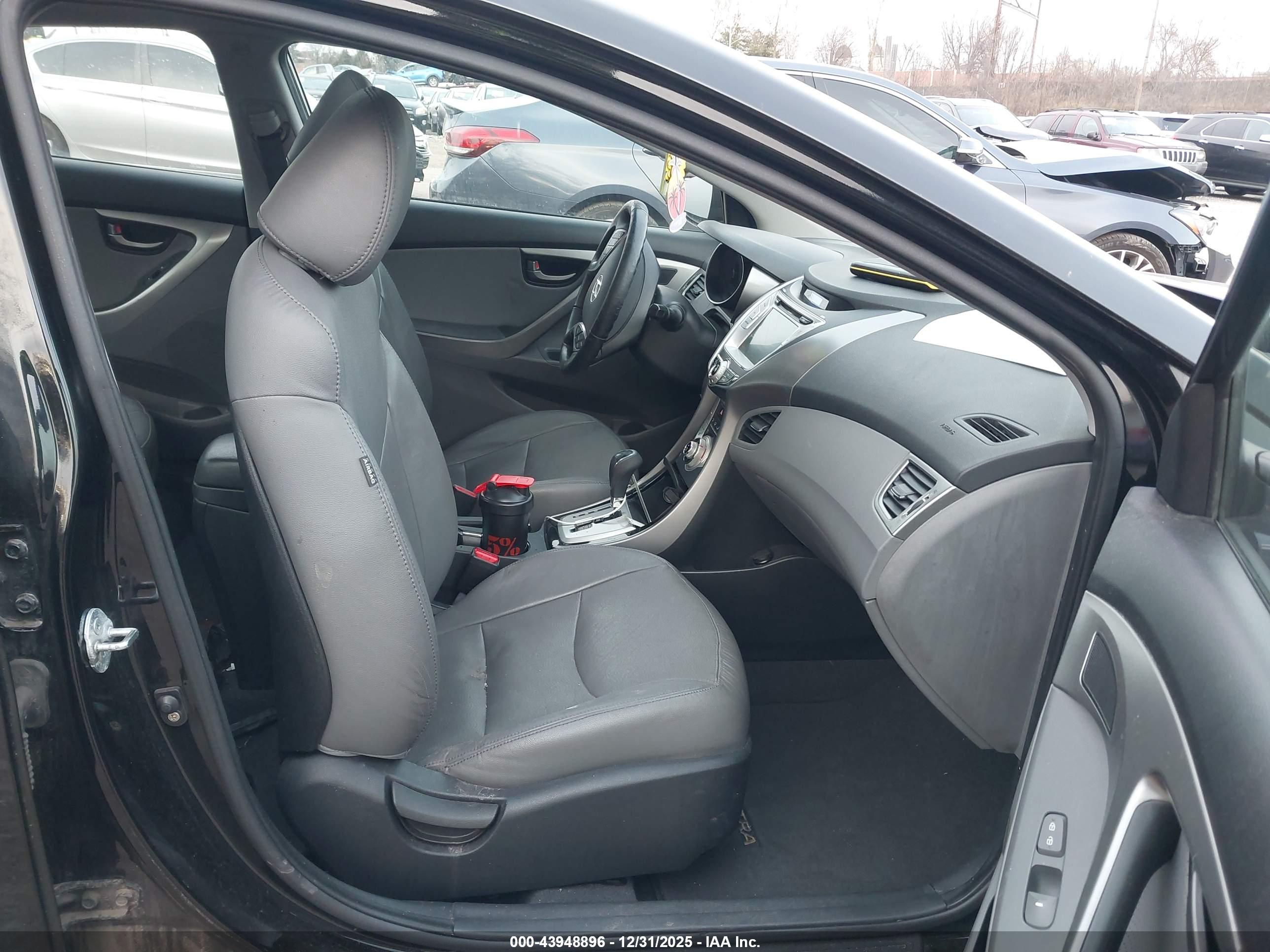 HYUNDAI ELANTRA image 5