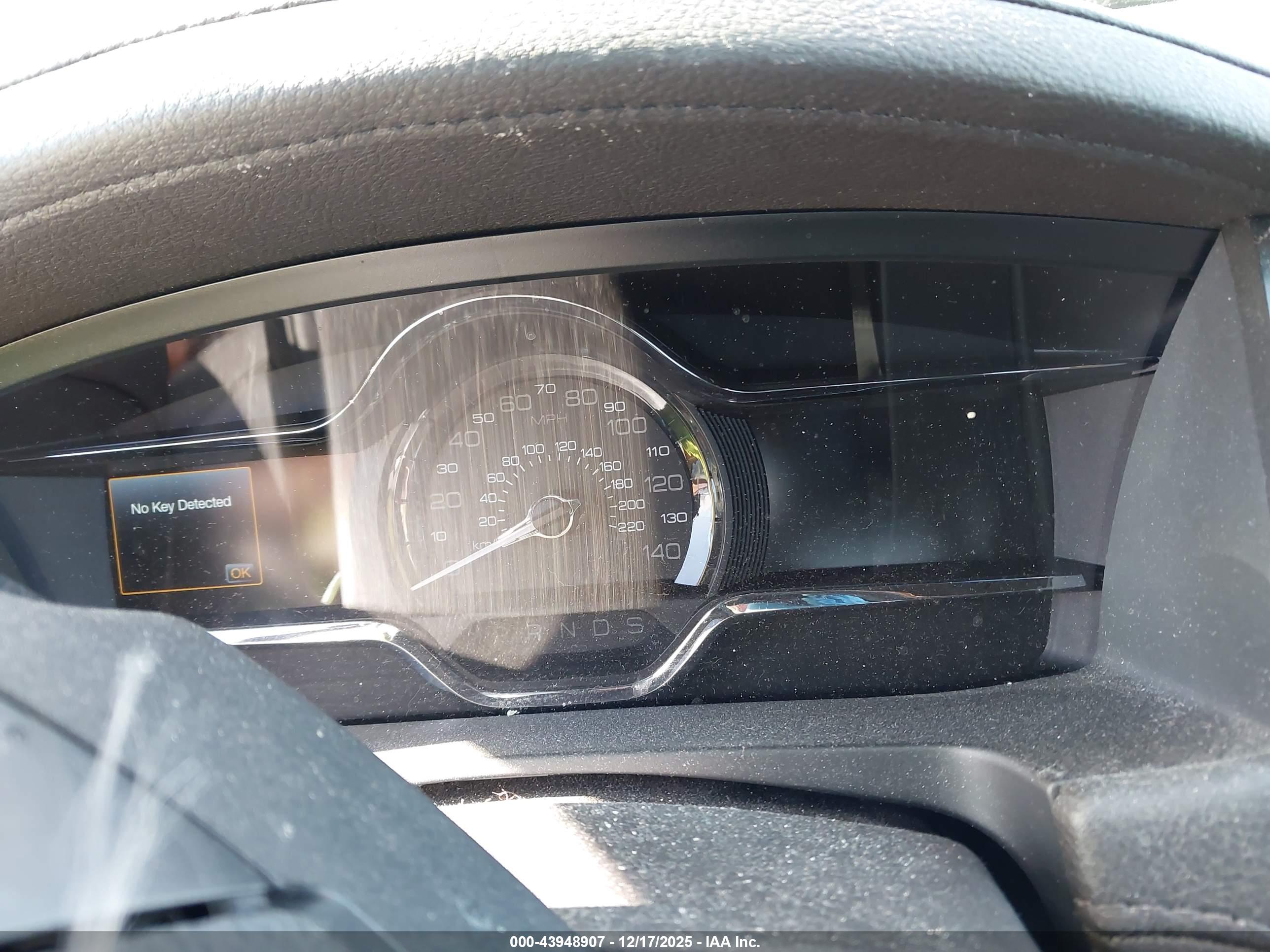 LINCOLN MKS image 7