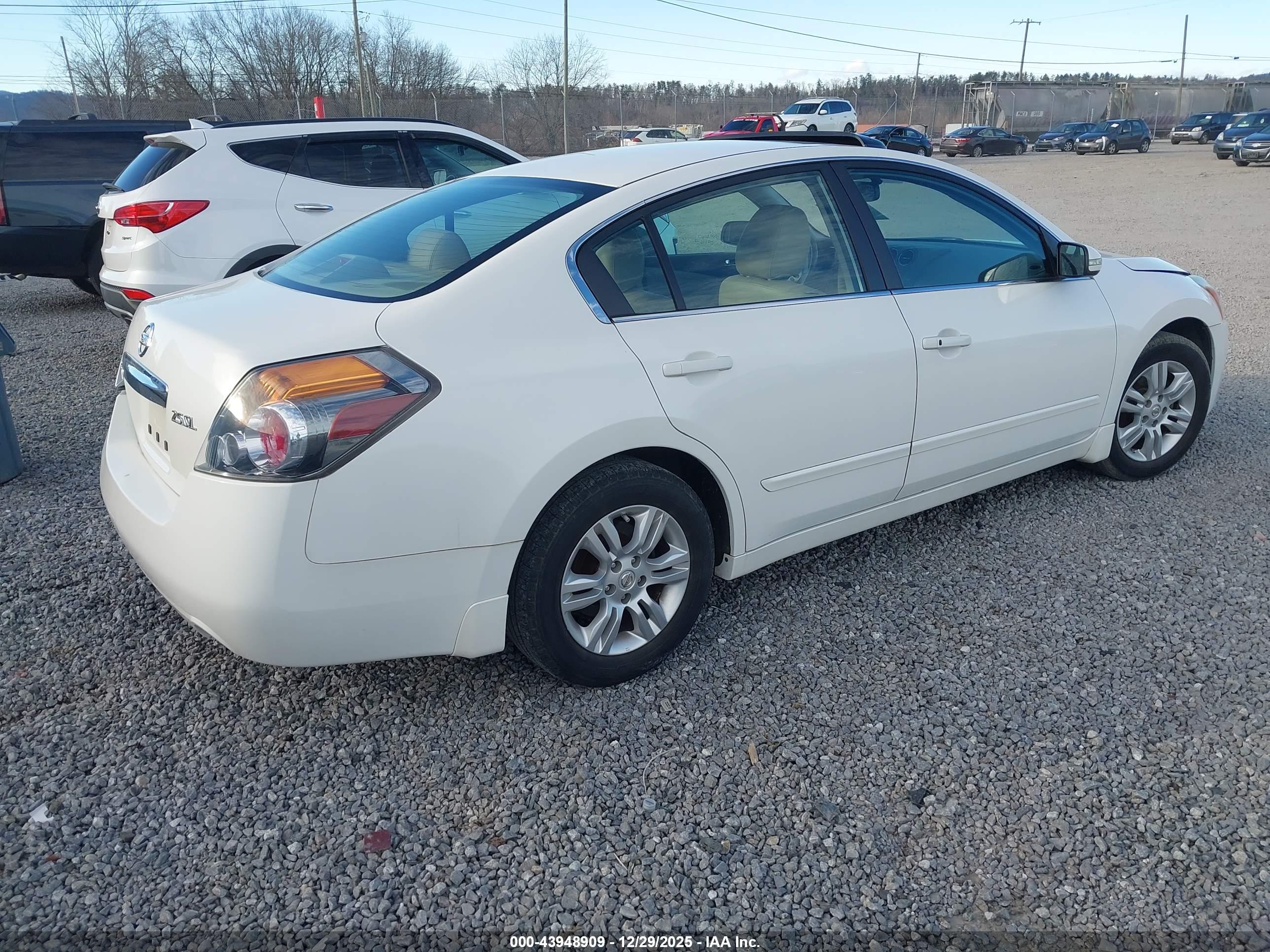 NISSAN ALTIMA image 4