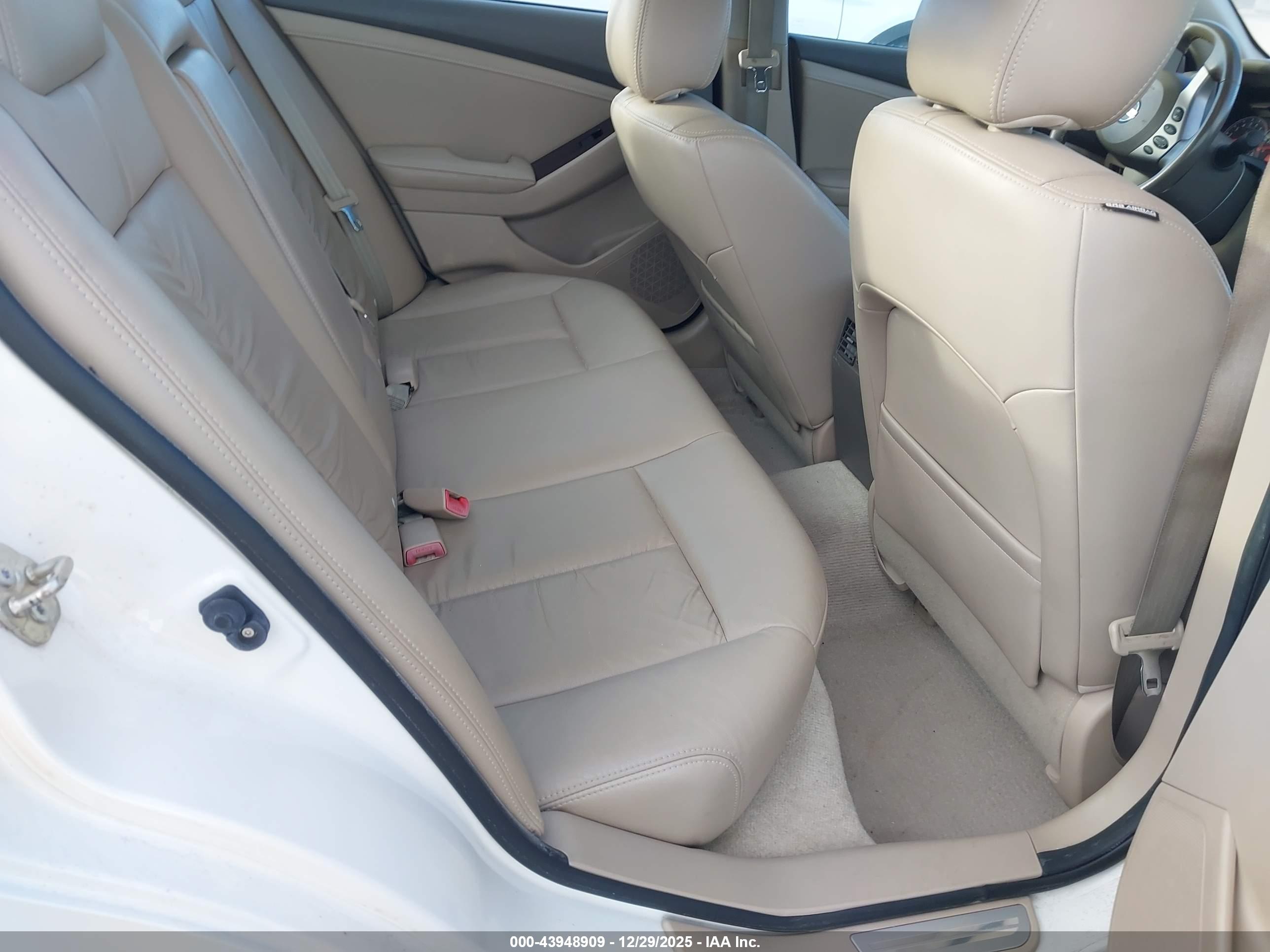 NISSAN ALTIMA image 8