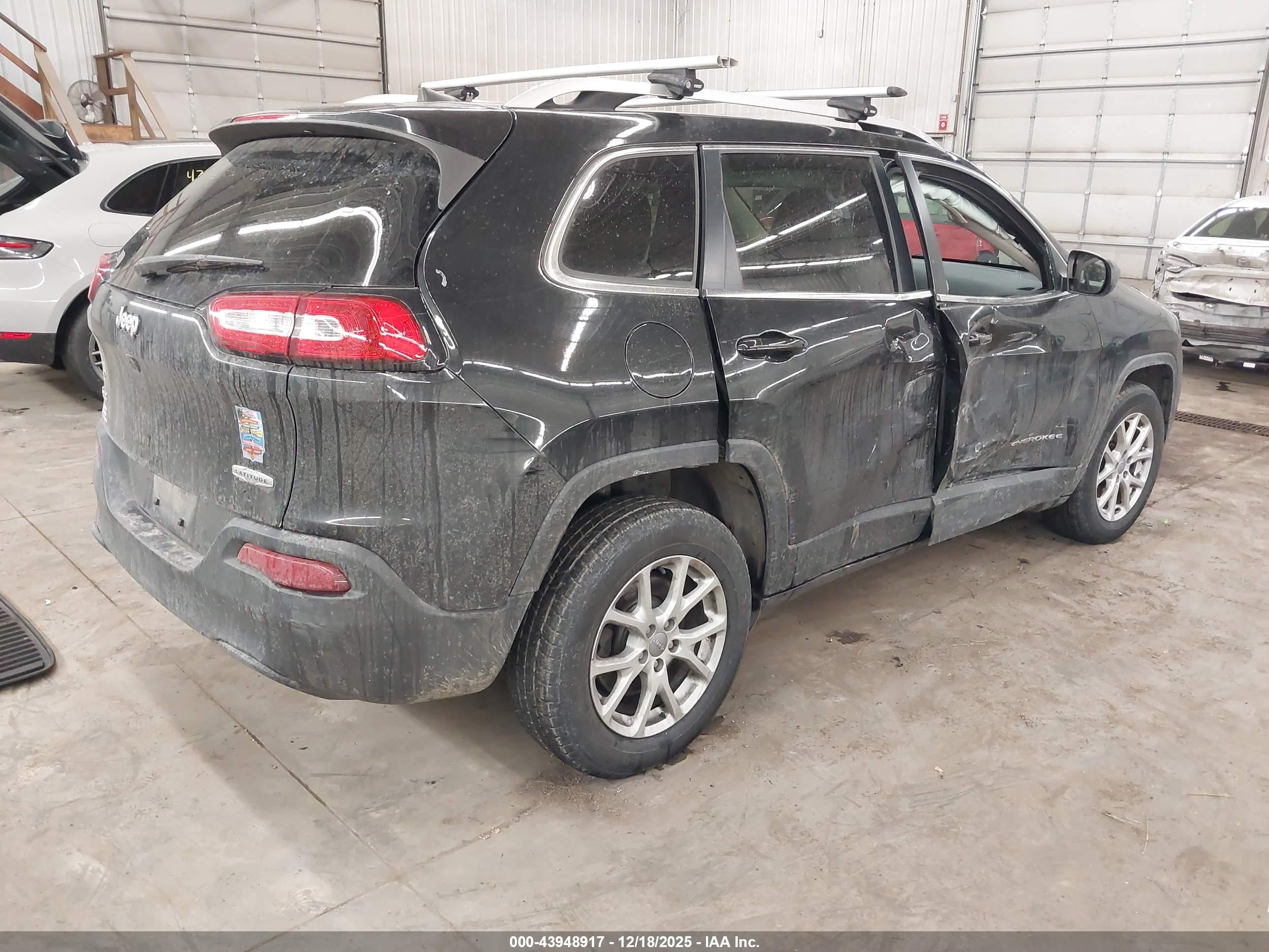JEEP CHEROKEE image 4