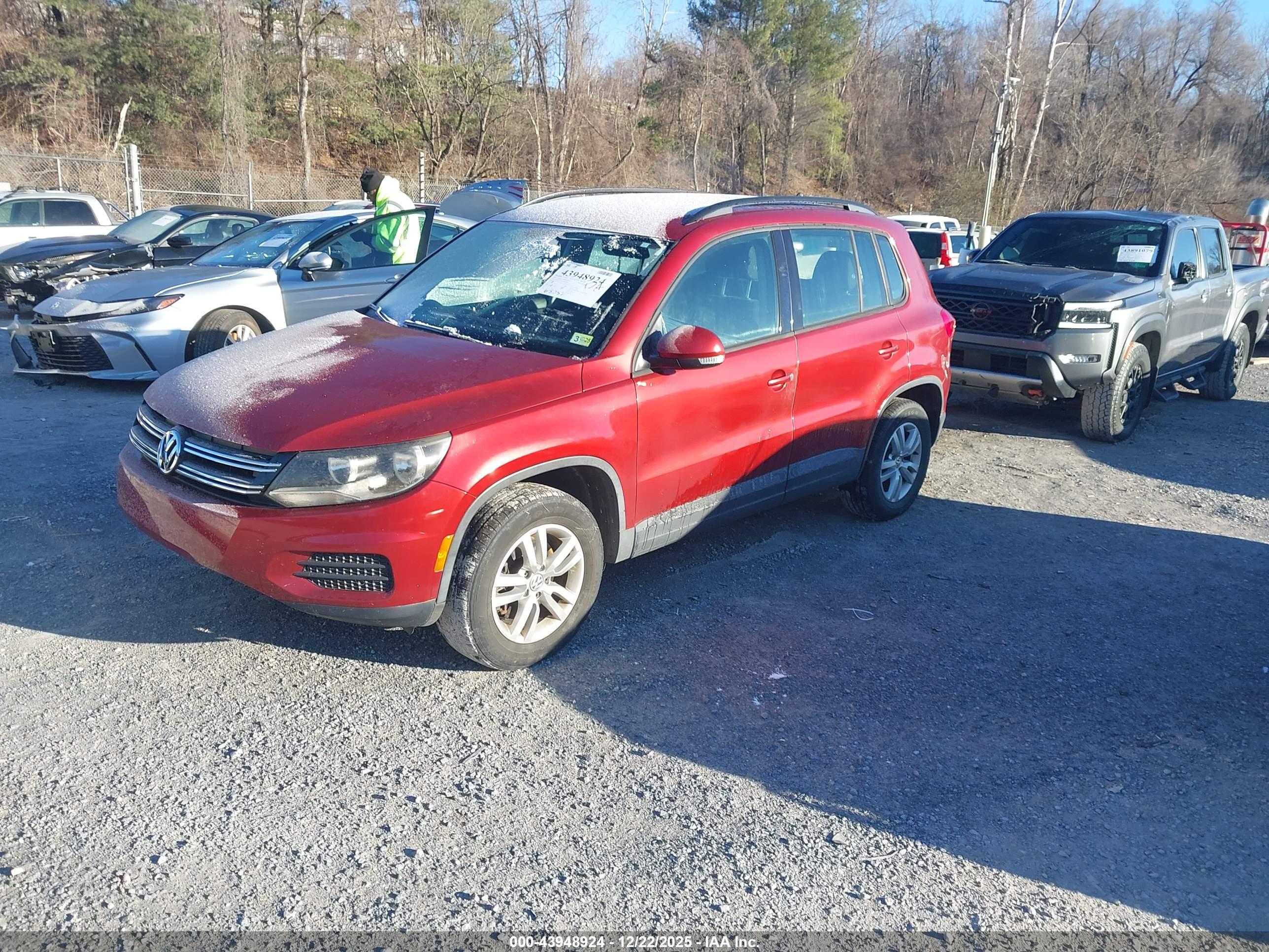 VOLKSWAGEN TIGUAN image 2