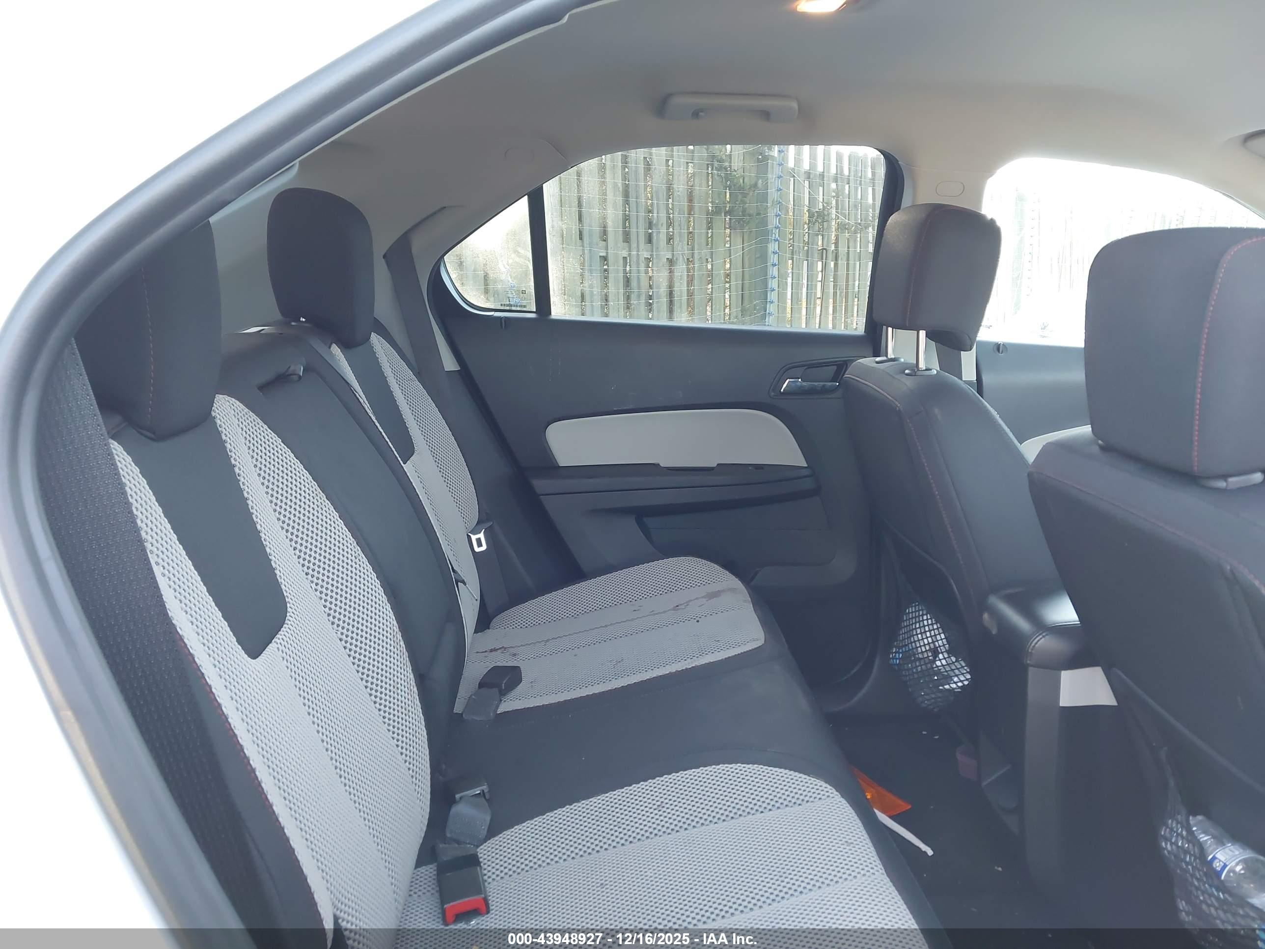 CHEVROLET EQUINOX image 8