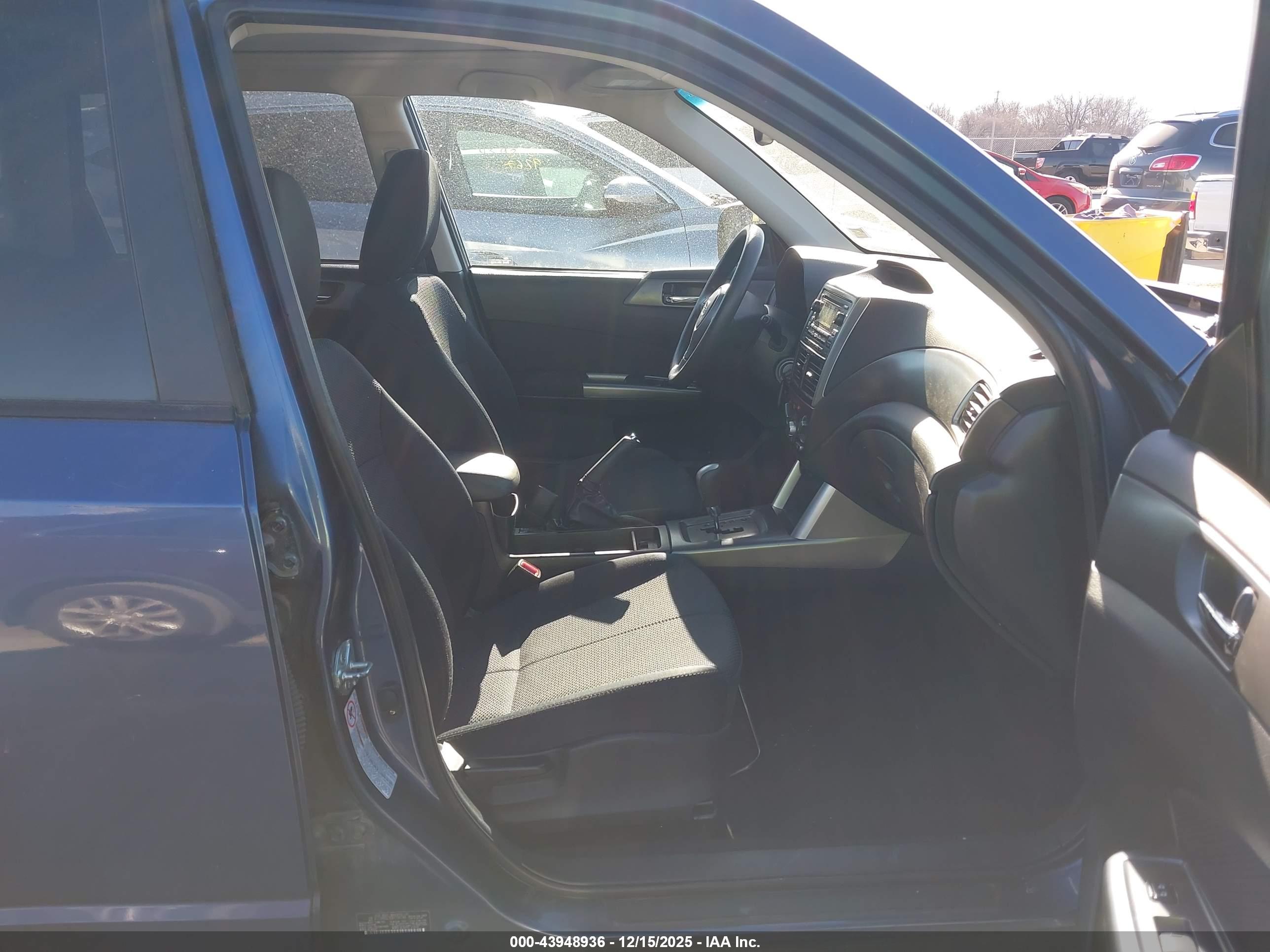 SUBARU FORESTER image 5