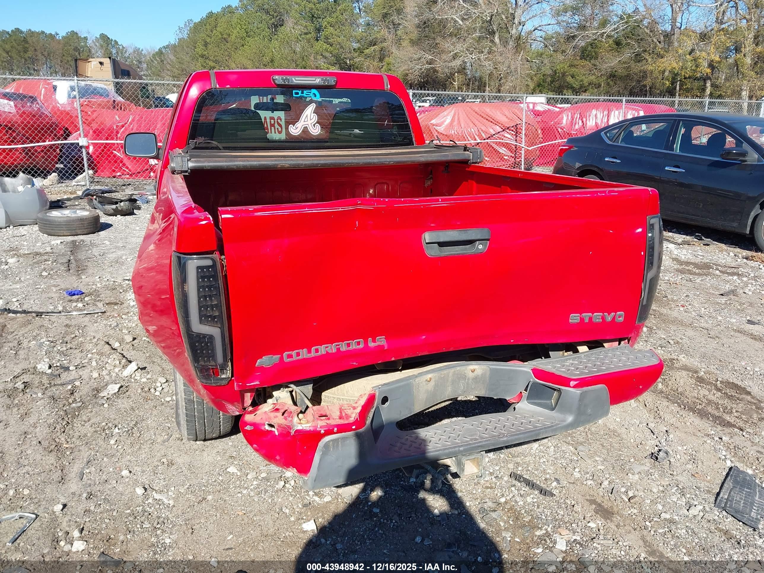 CHEVROLET COLORADO image 6