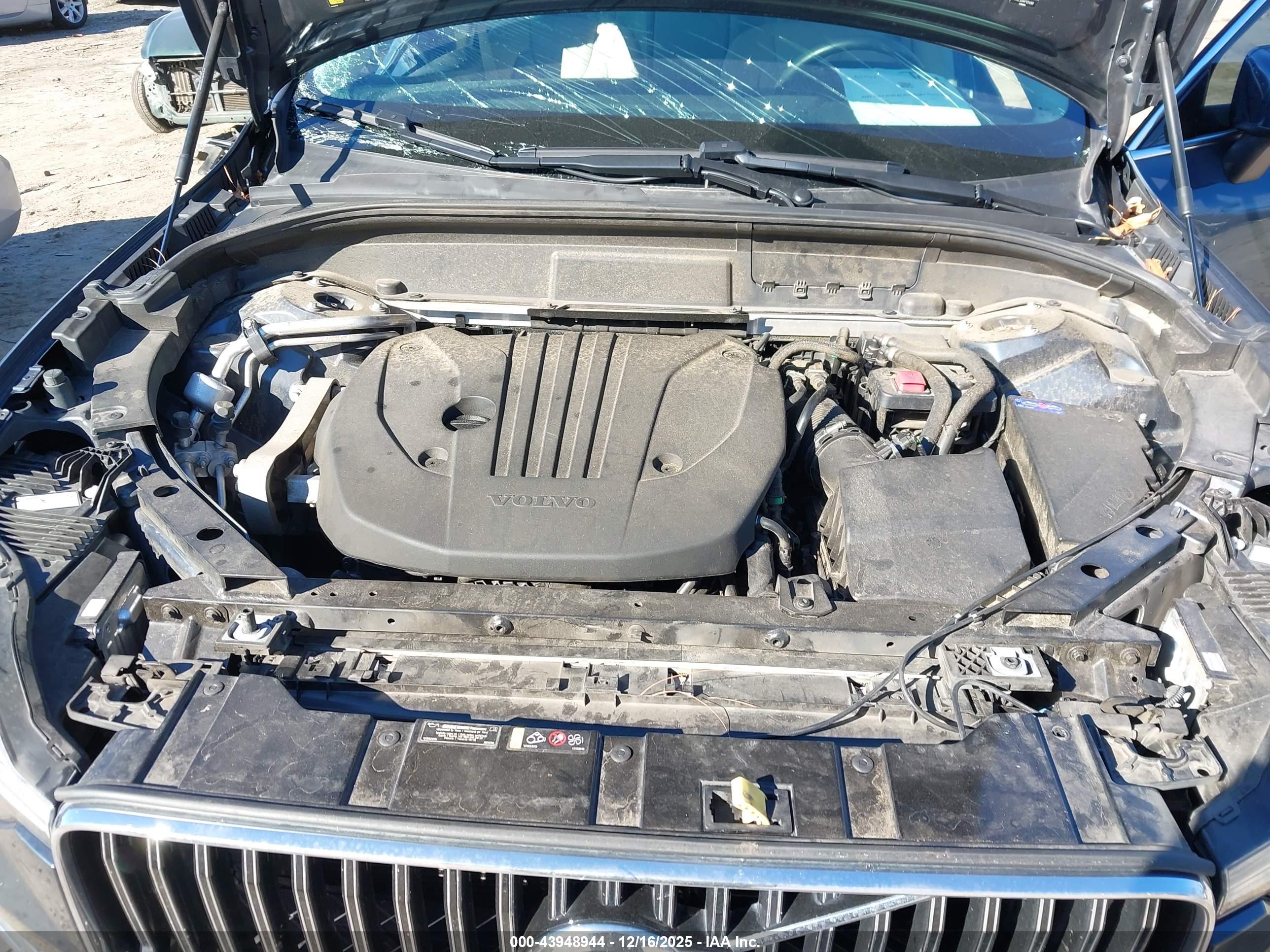 VOLVO XC60 image 10