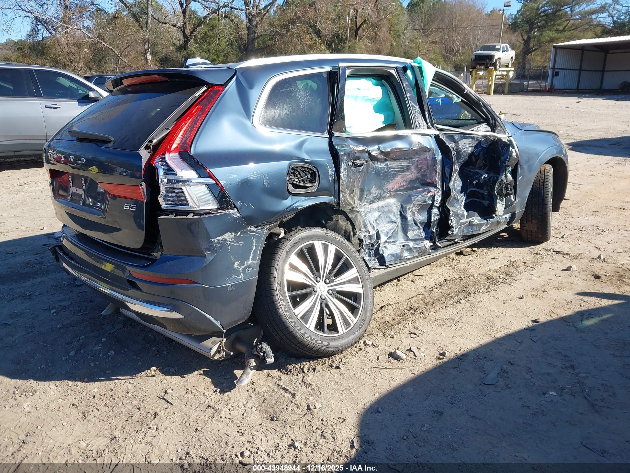 VOLVO XC60 image 4