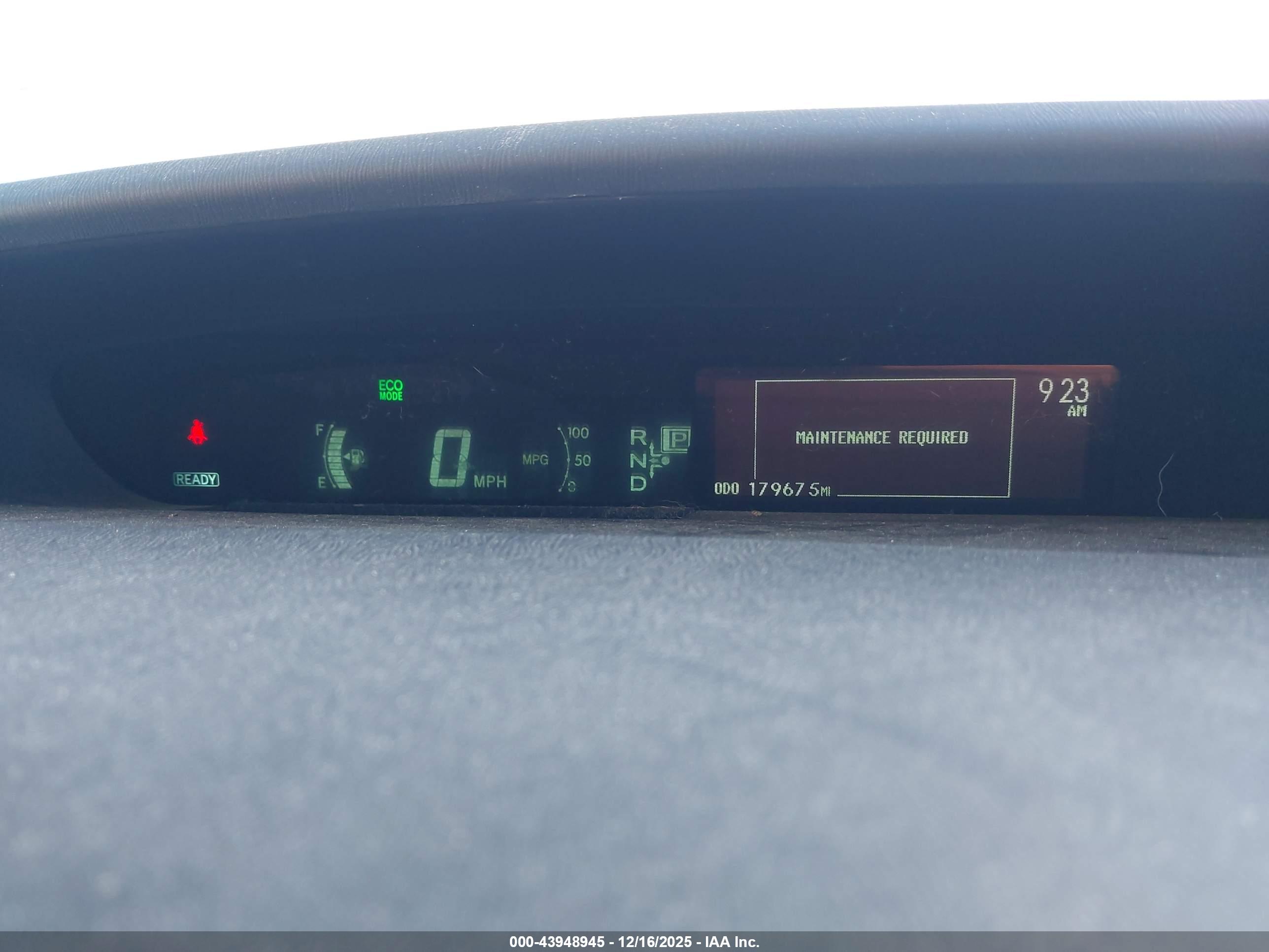 TOYOTA PRIUS image 7