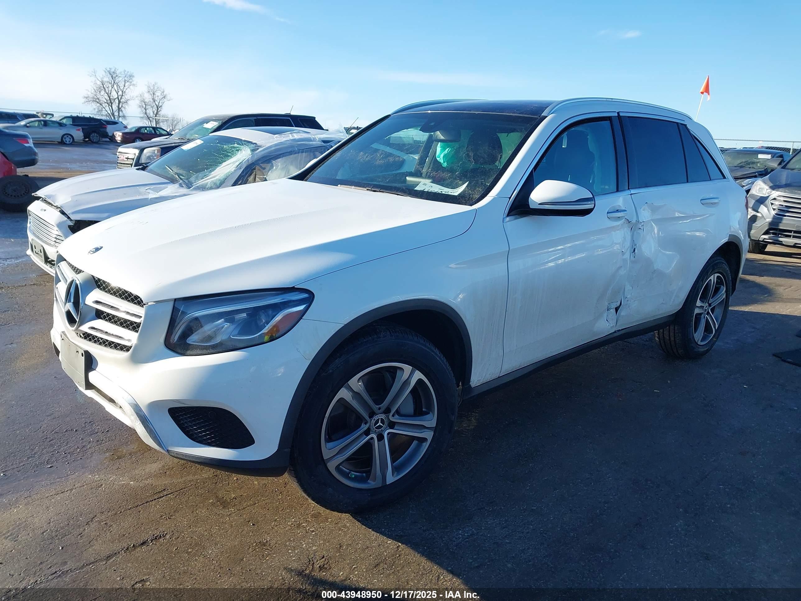 MERCEDES-BENZ GLC image 2