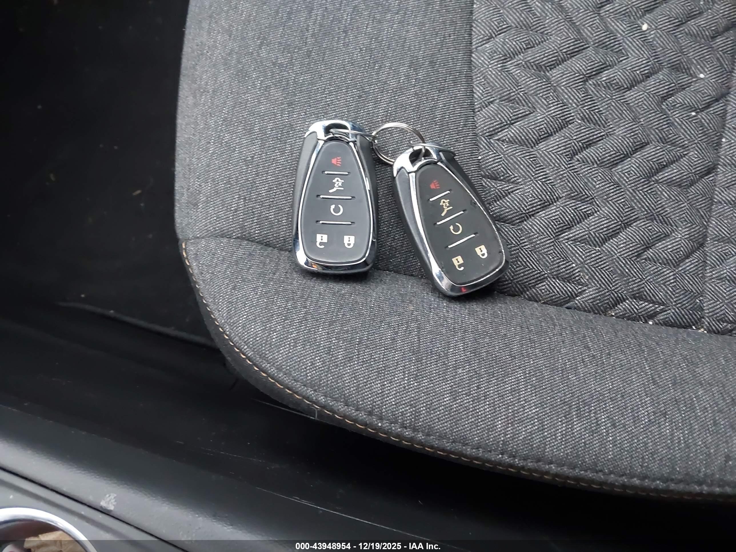 CHEVROLET EQUINOX image 11