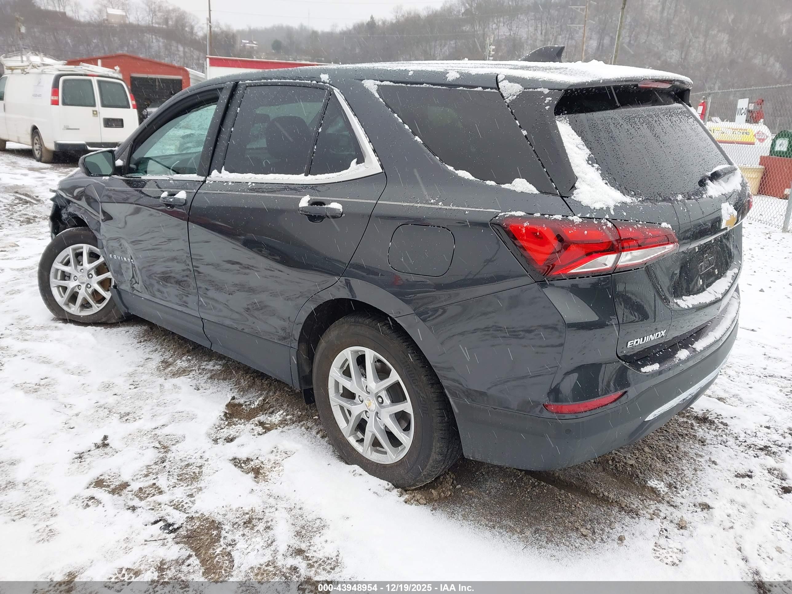 CHEVROLET EQUINOX image 3