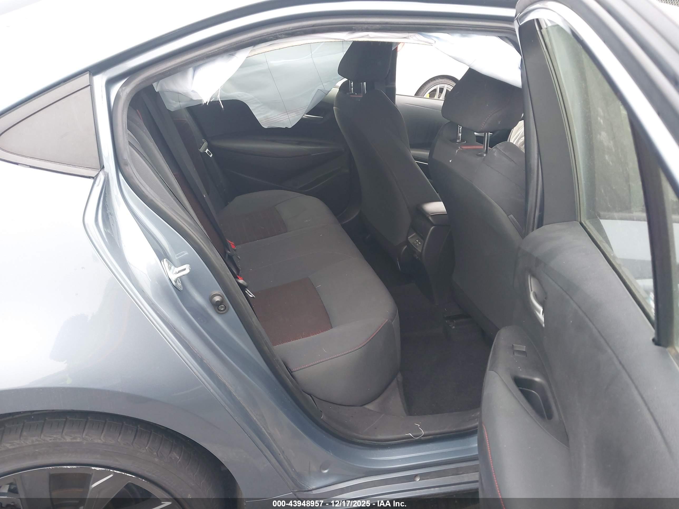 TOYOTA COROLLA image 8