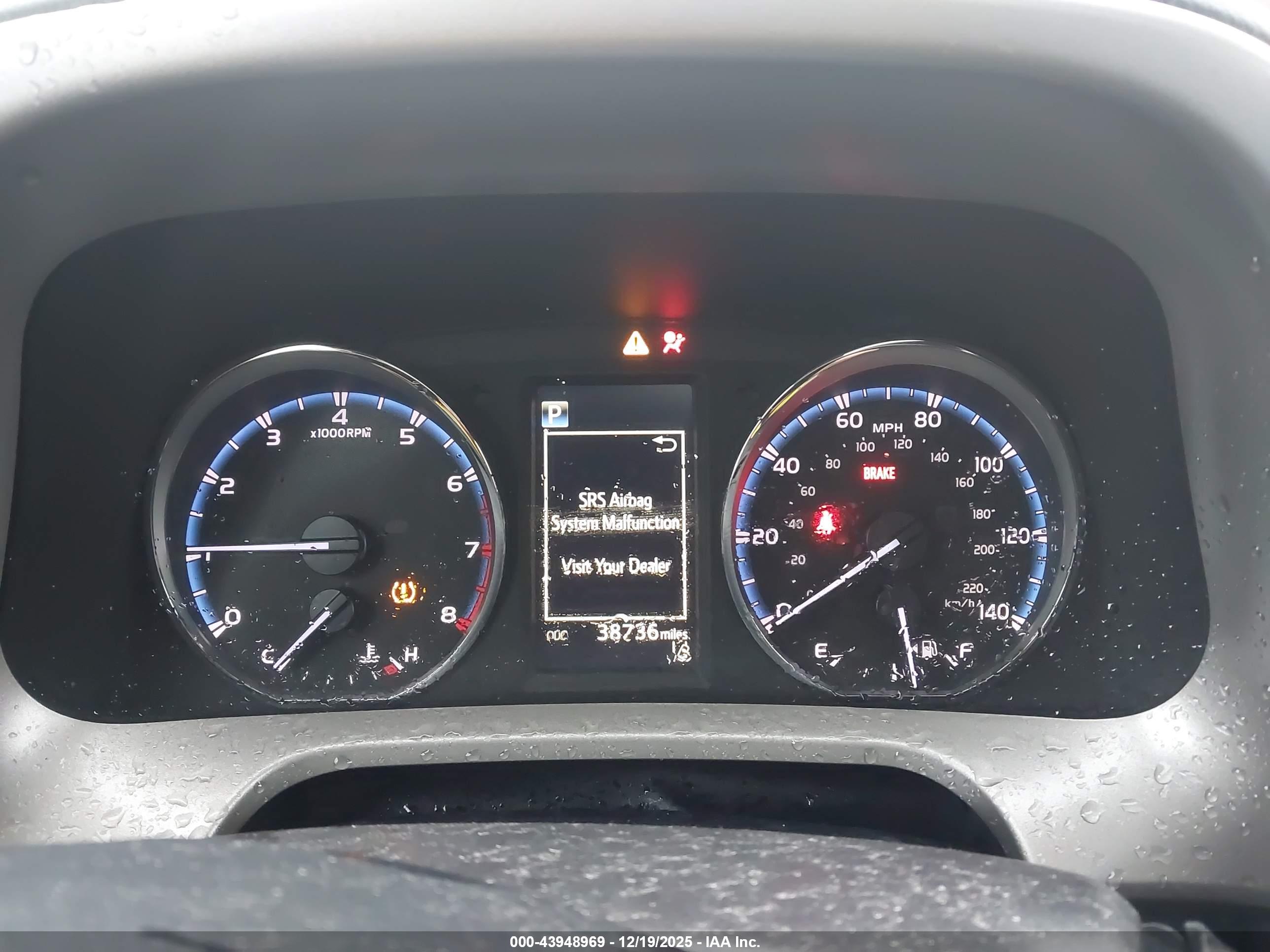 TOYOTA RAV4 image 7