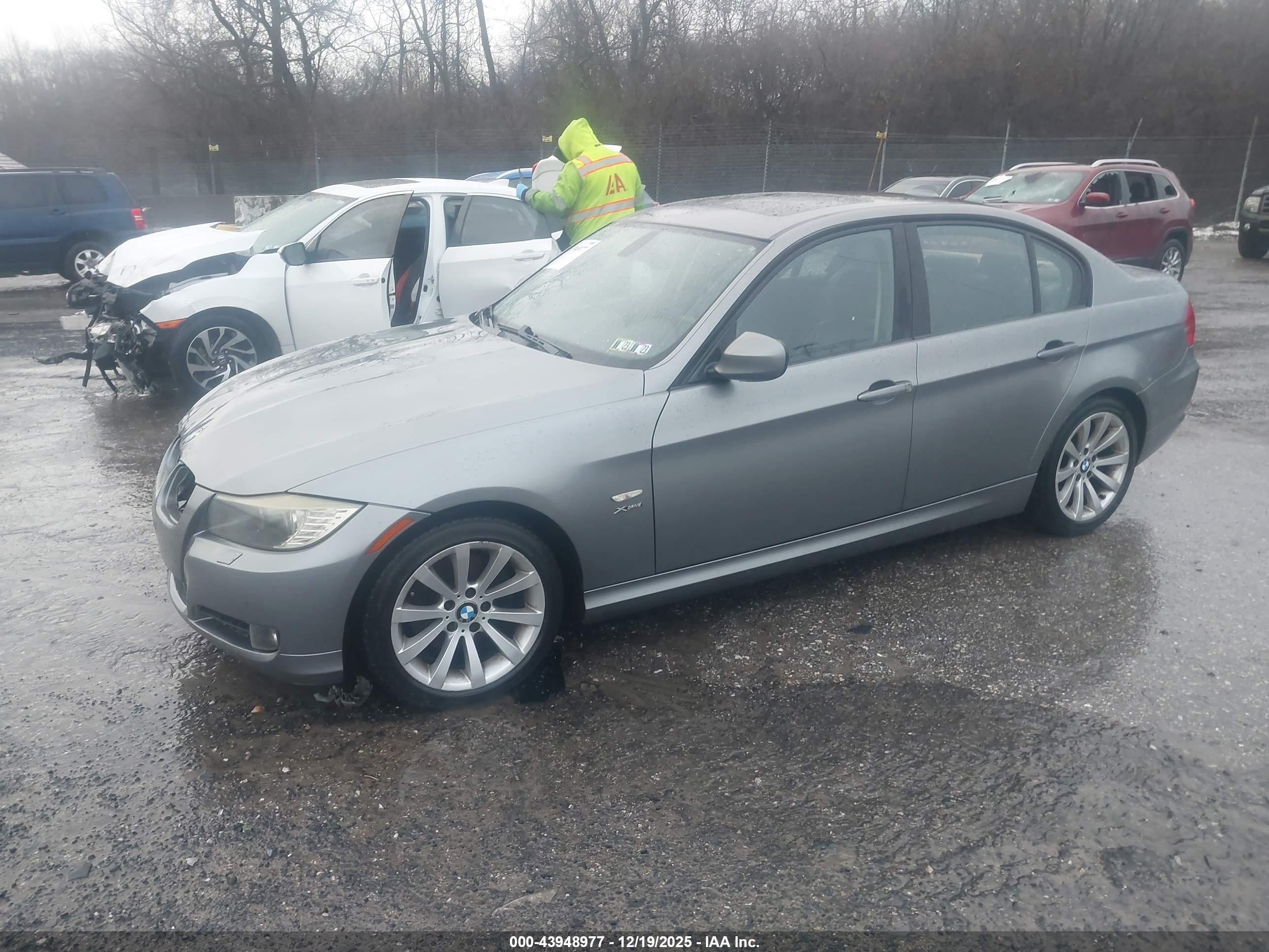 BMW 328I image 2