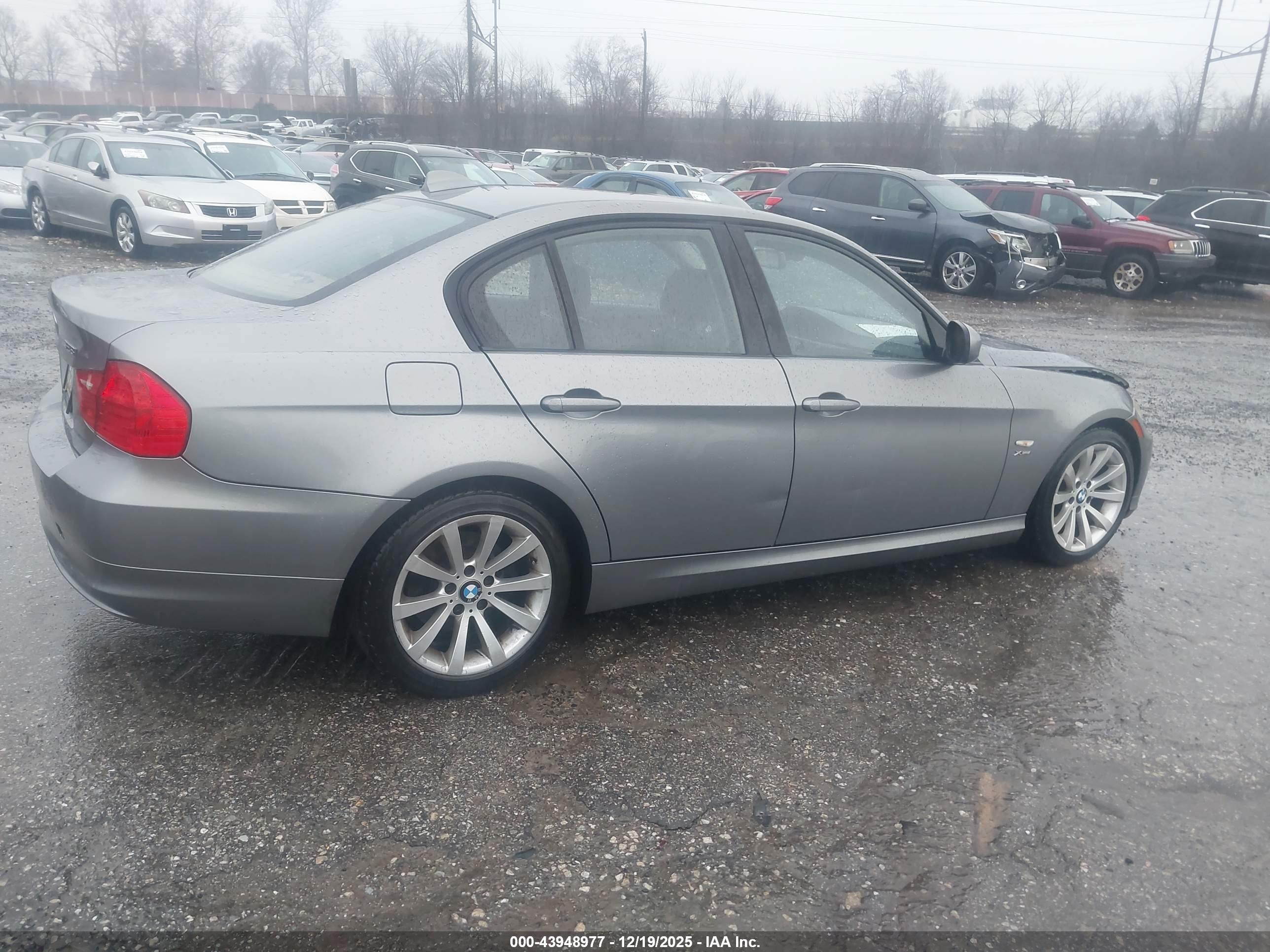 BMW 328I image 4