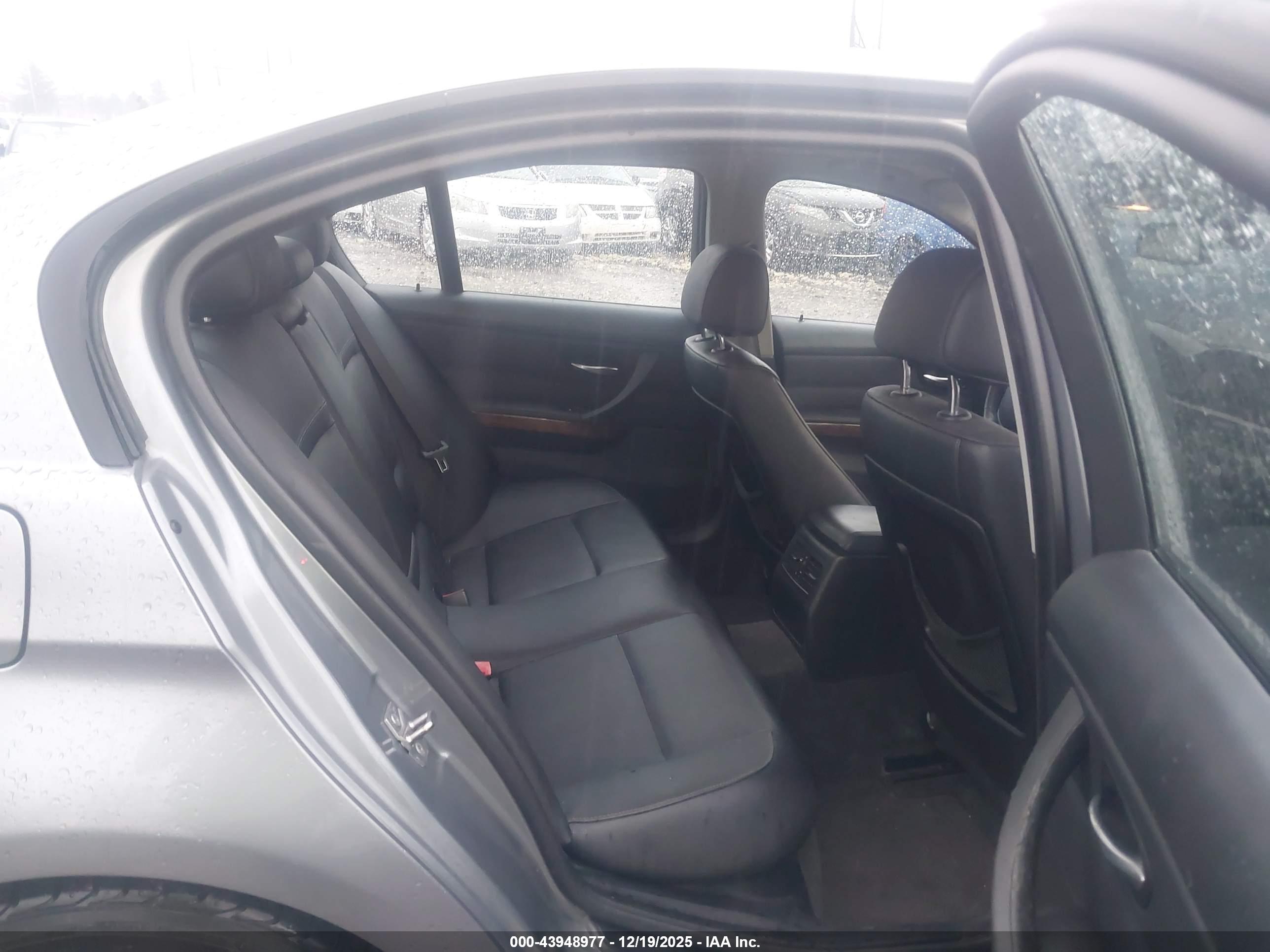 BMW 328I image 8
