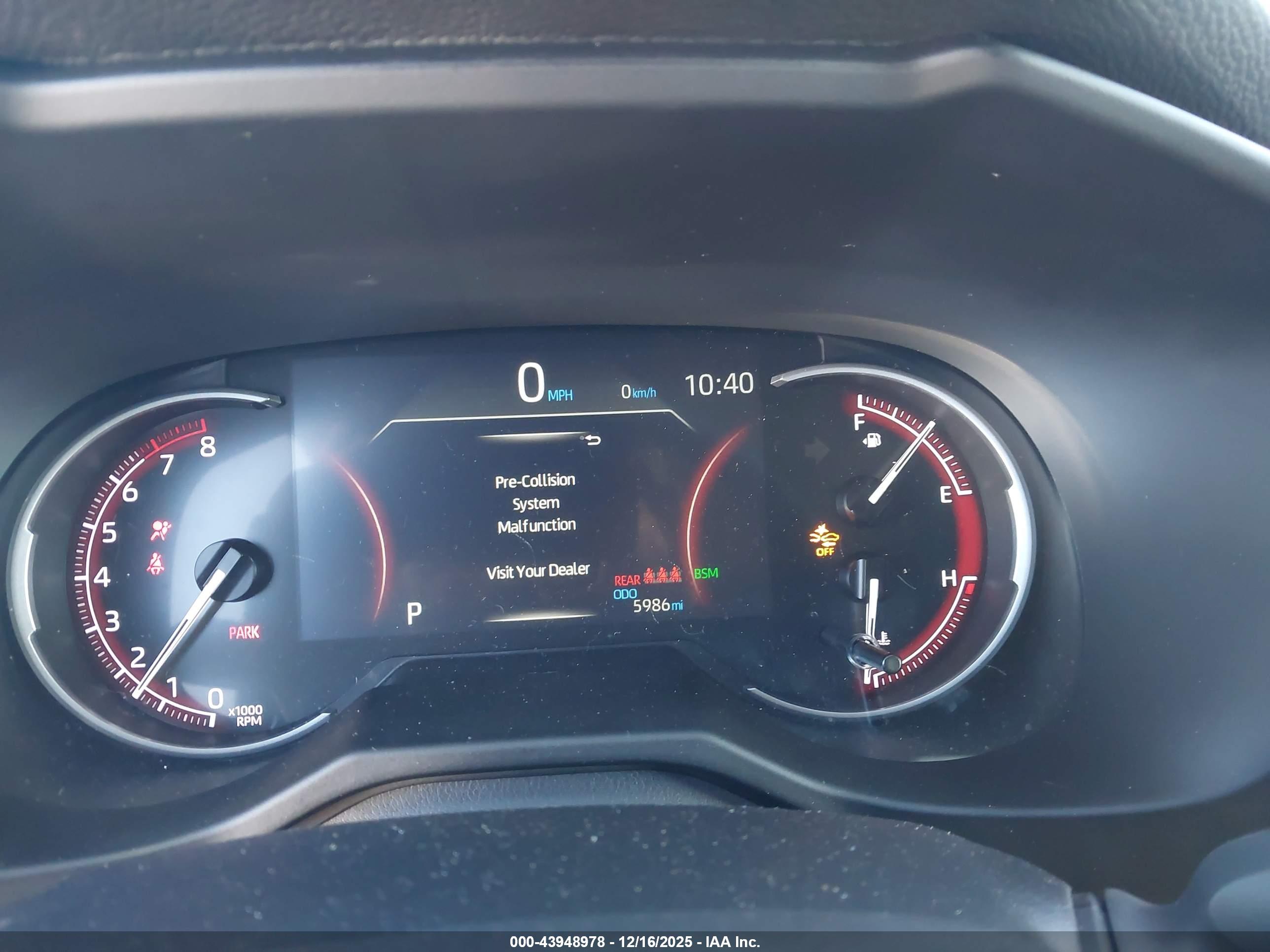 TOYOTA RAV4 image 7