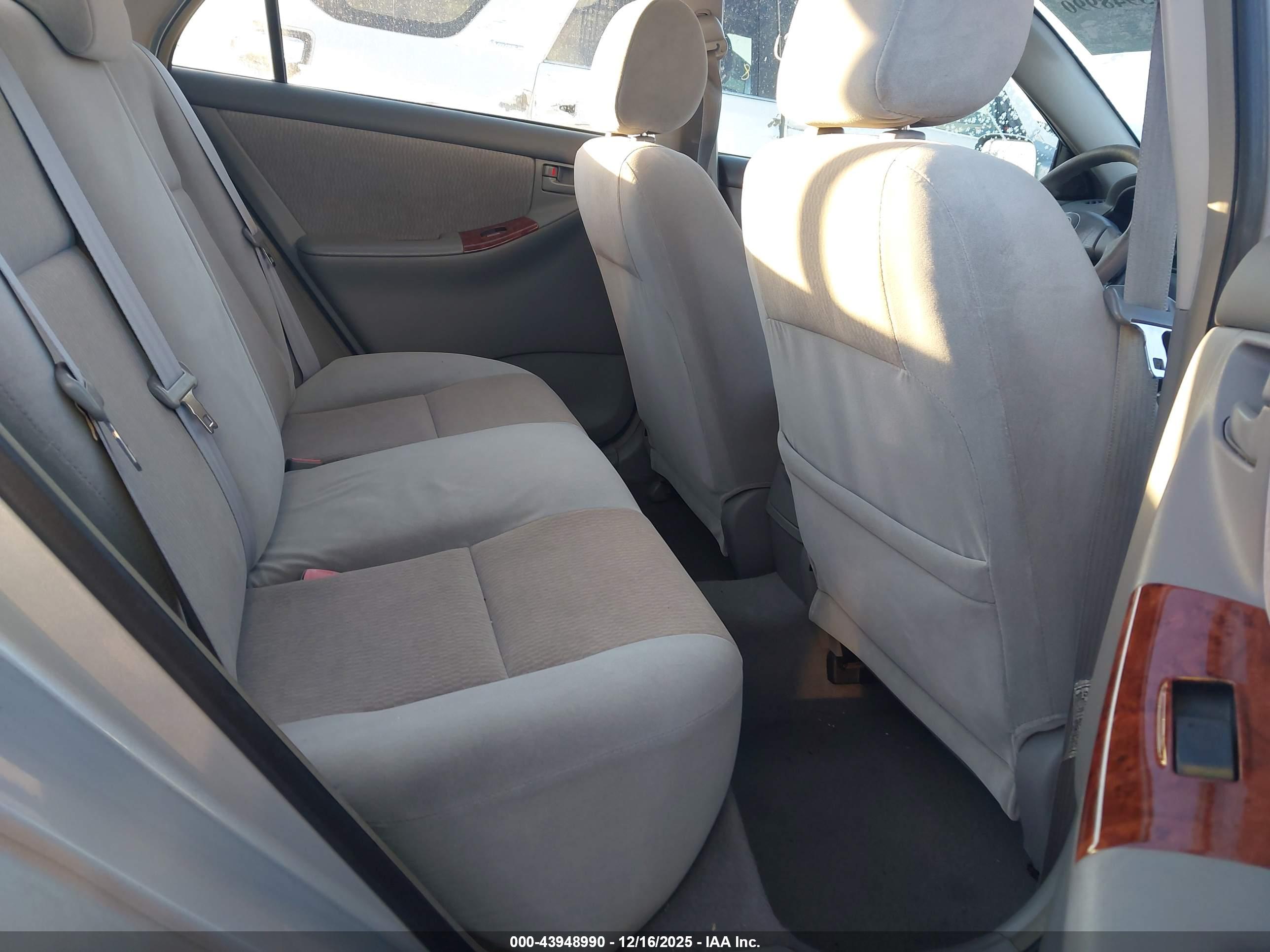 TOYOTA COROLLA image 8