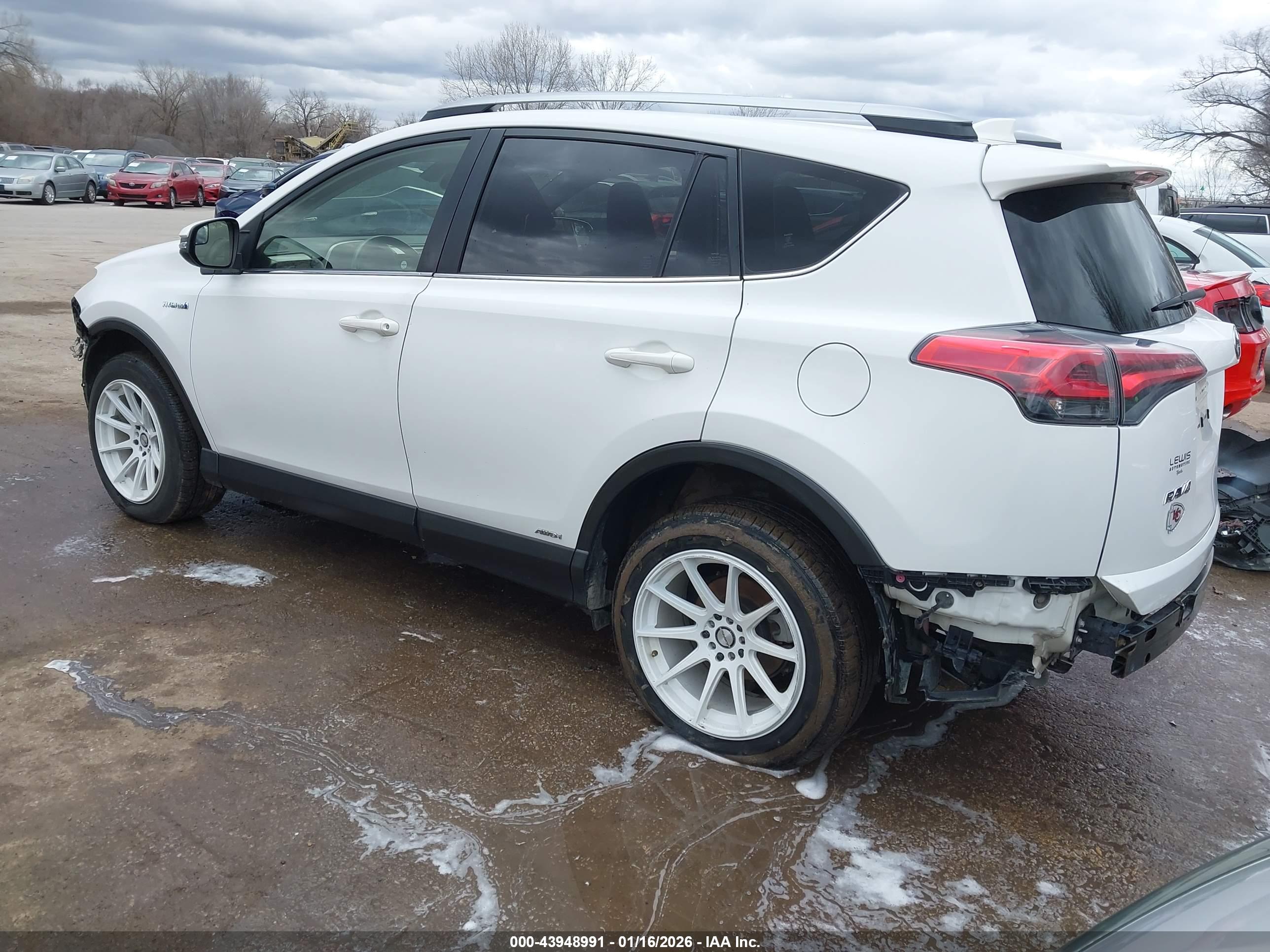 TOYOTA RAV4 image 3