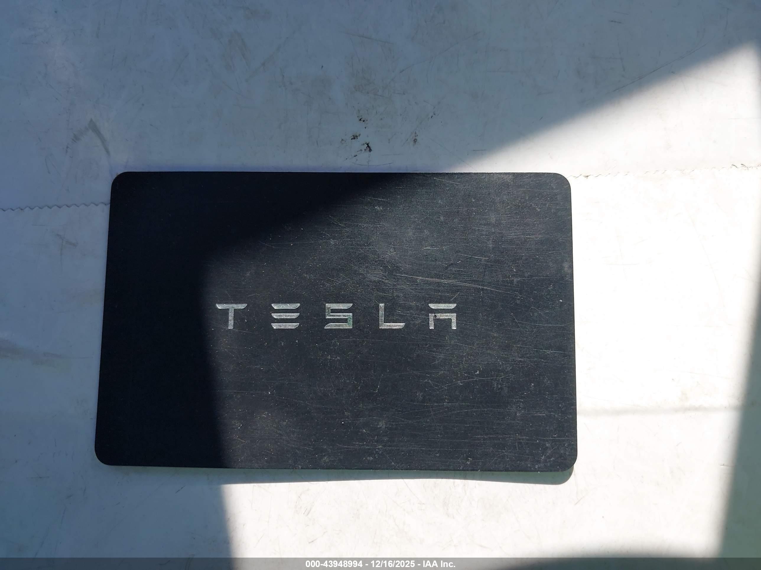 TESLA MODEL image 11