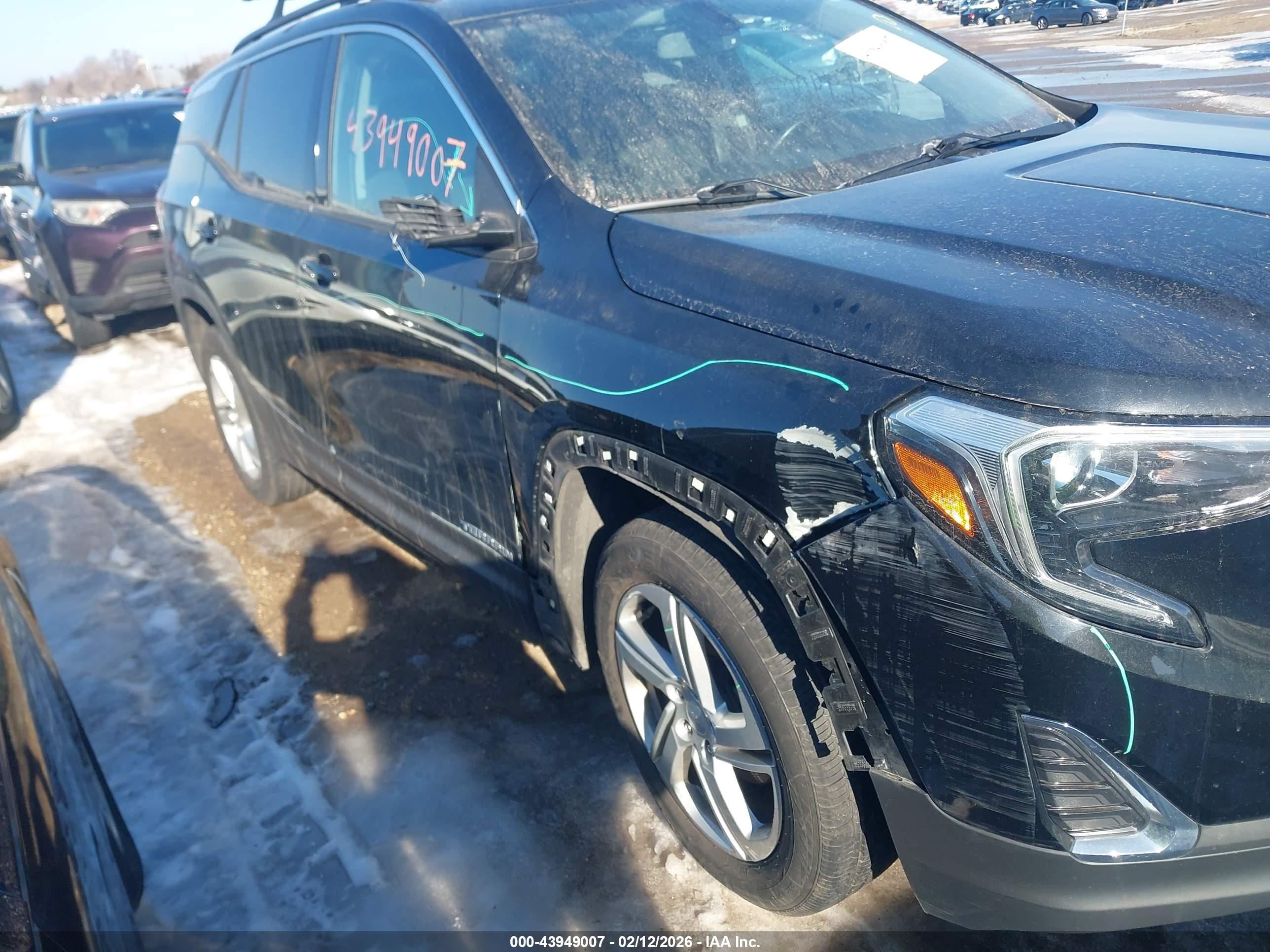 GMC TERRAIN image 6