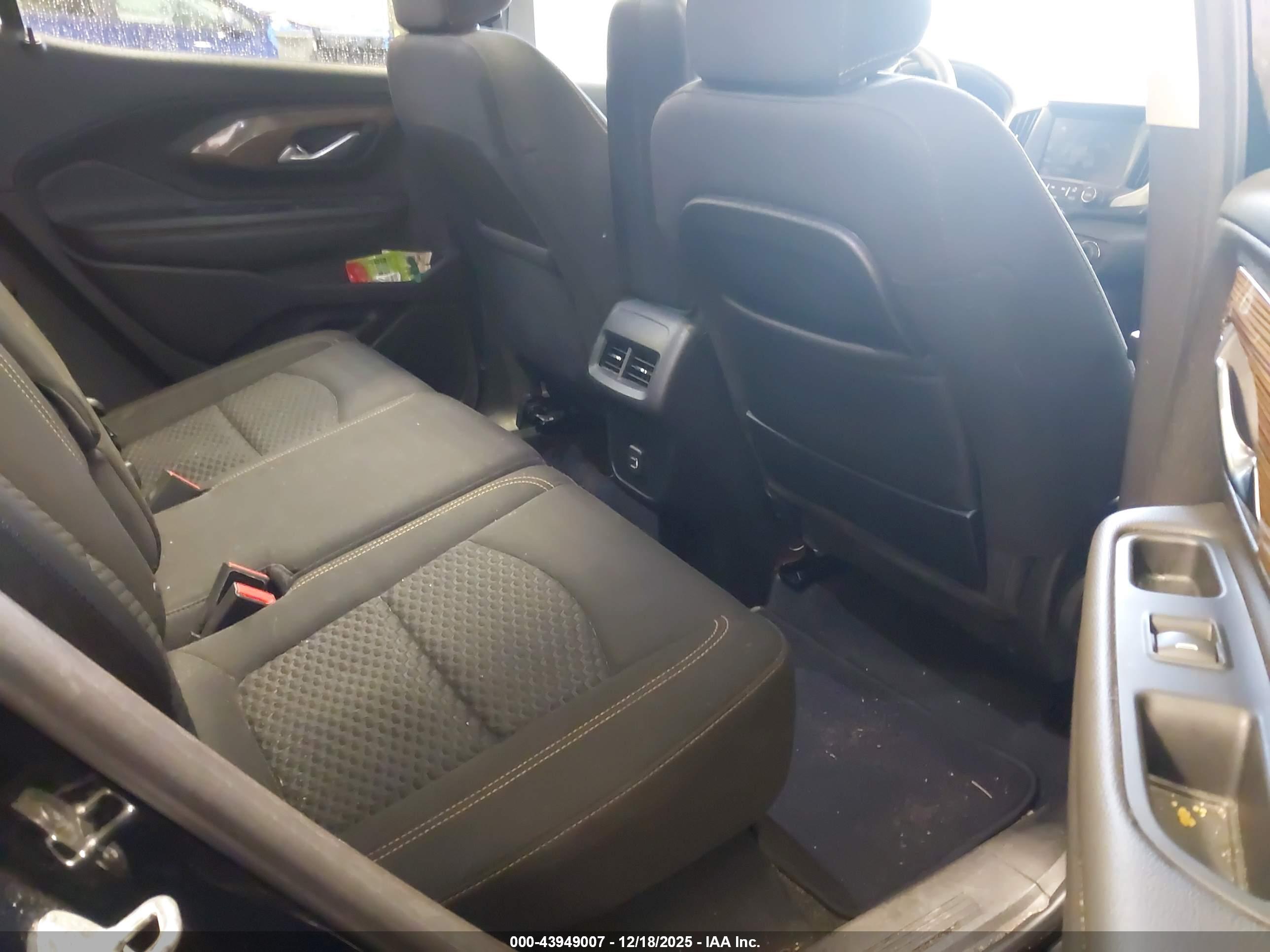 GMC TERRAIN image 8