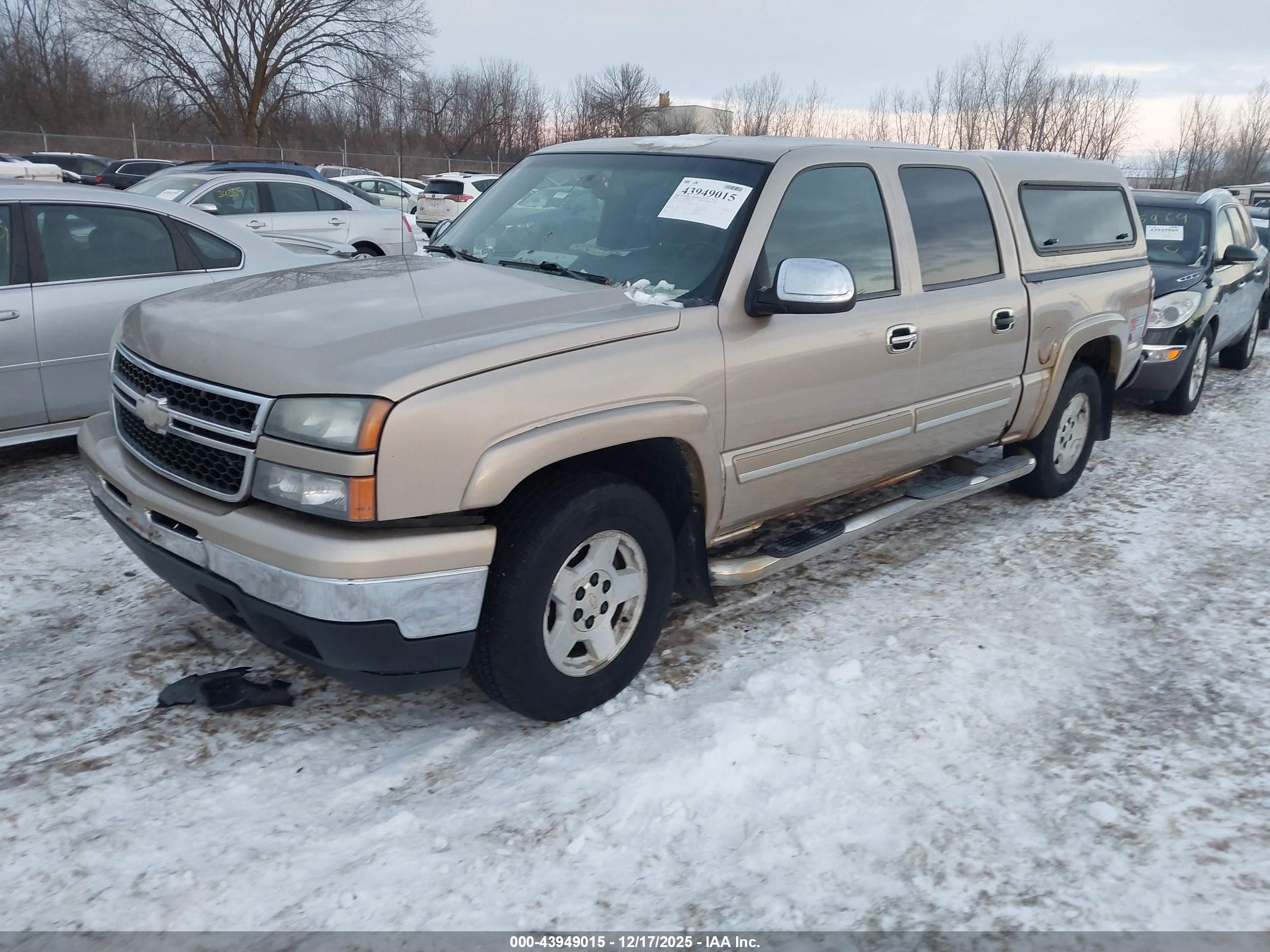 CHEVROLET SILVERADO image 2