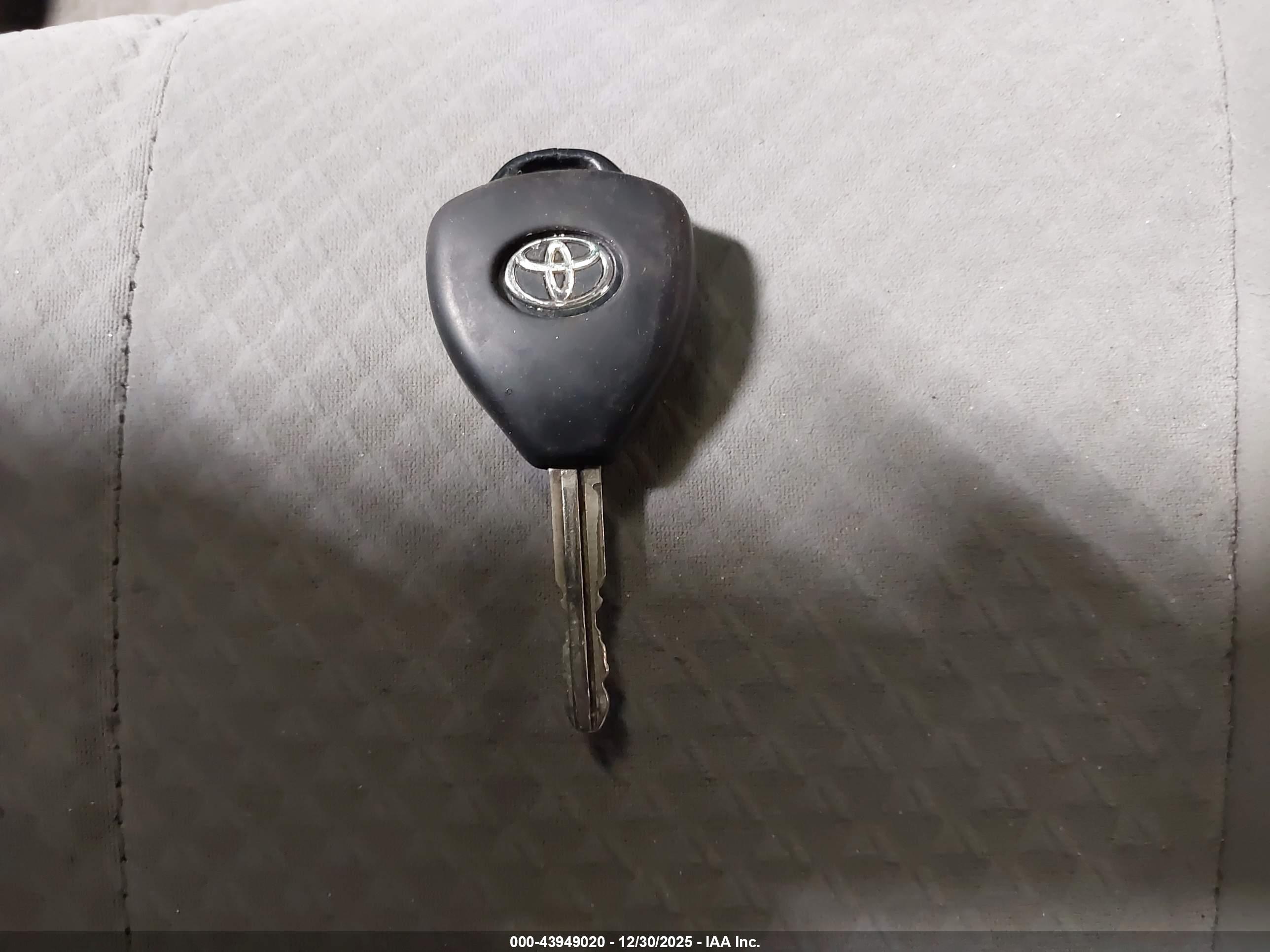 TOYOTA CAMRY image 11