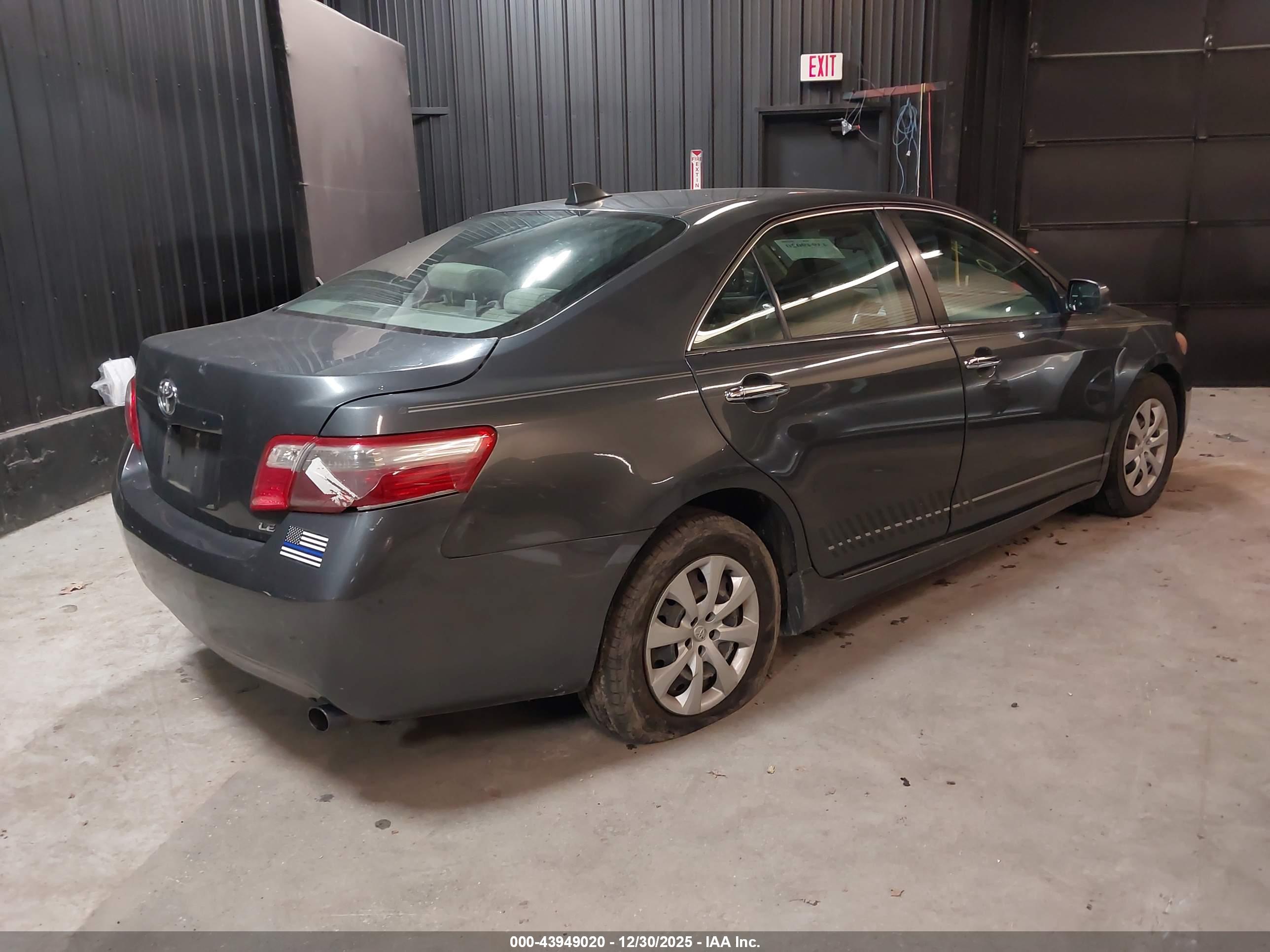 TOYOTA CAMRY image 4