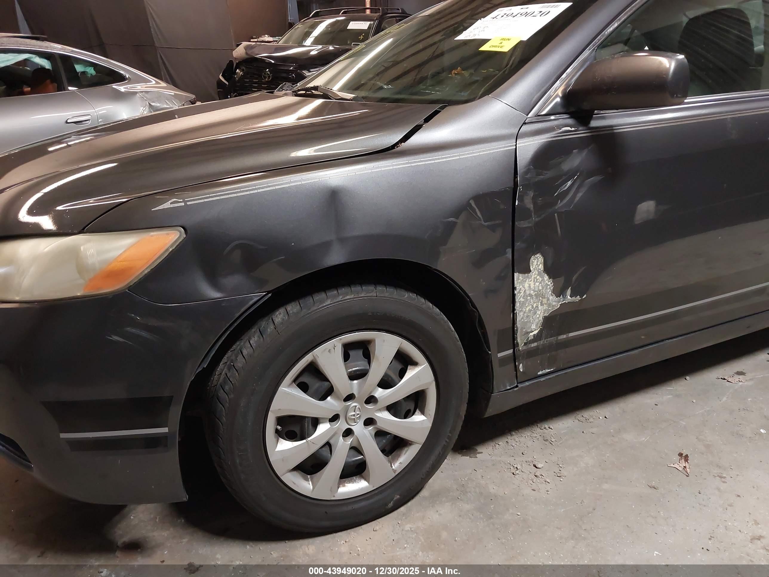 TOYOTA CAMRY image 6