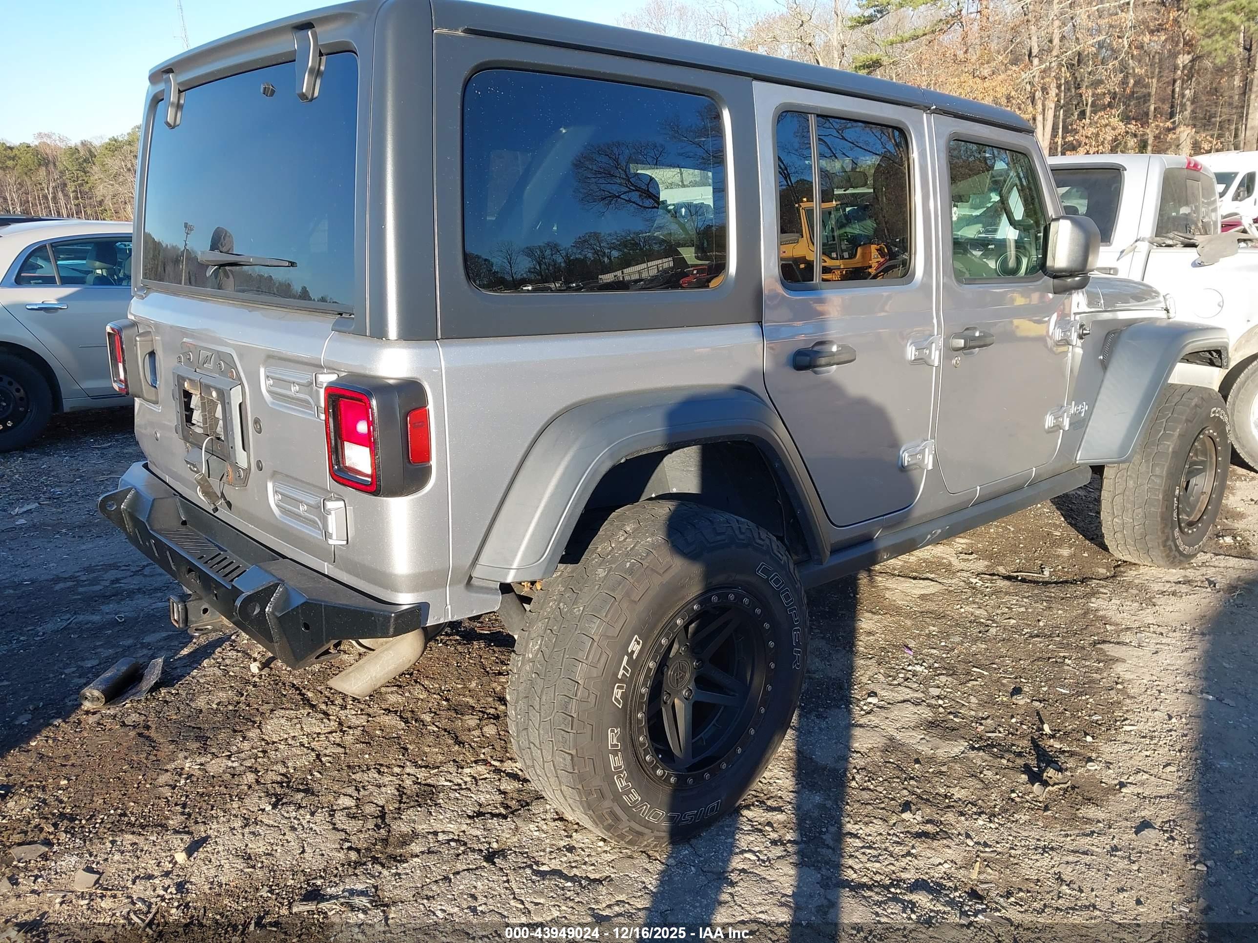 JEEP WRANGLER image 4