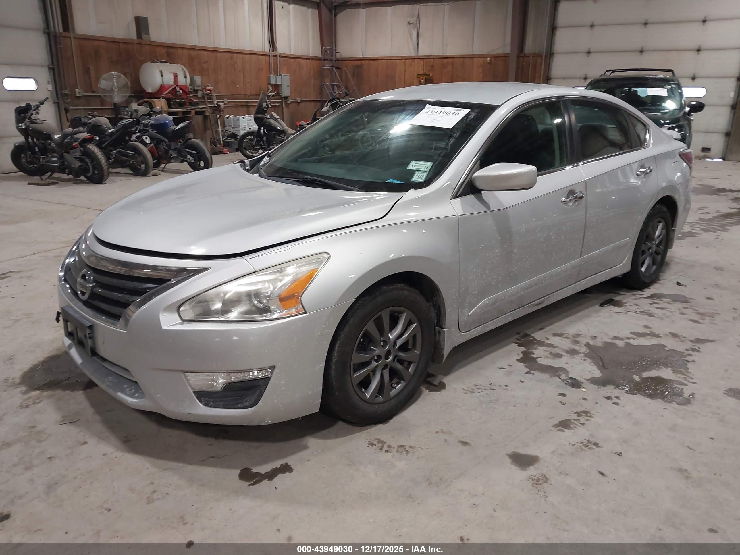 NISSAN ALTIMA image 2