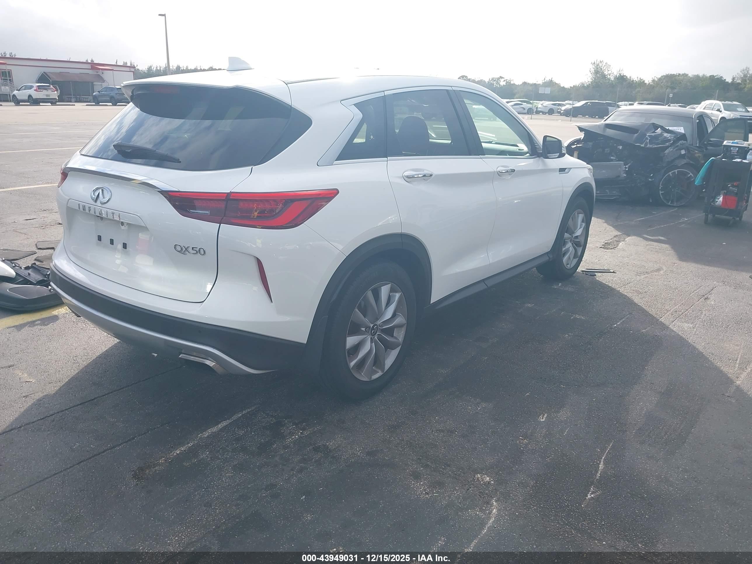 INFINITI QX50 image 4
