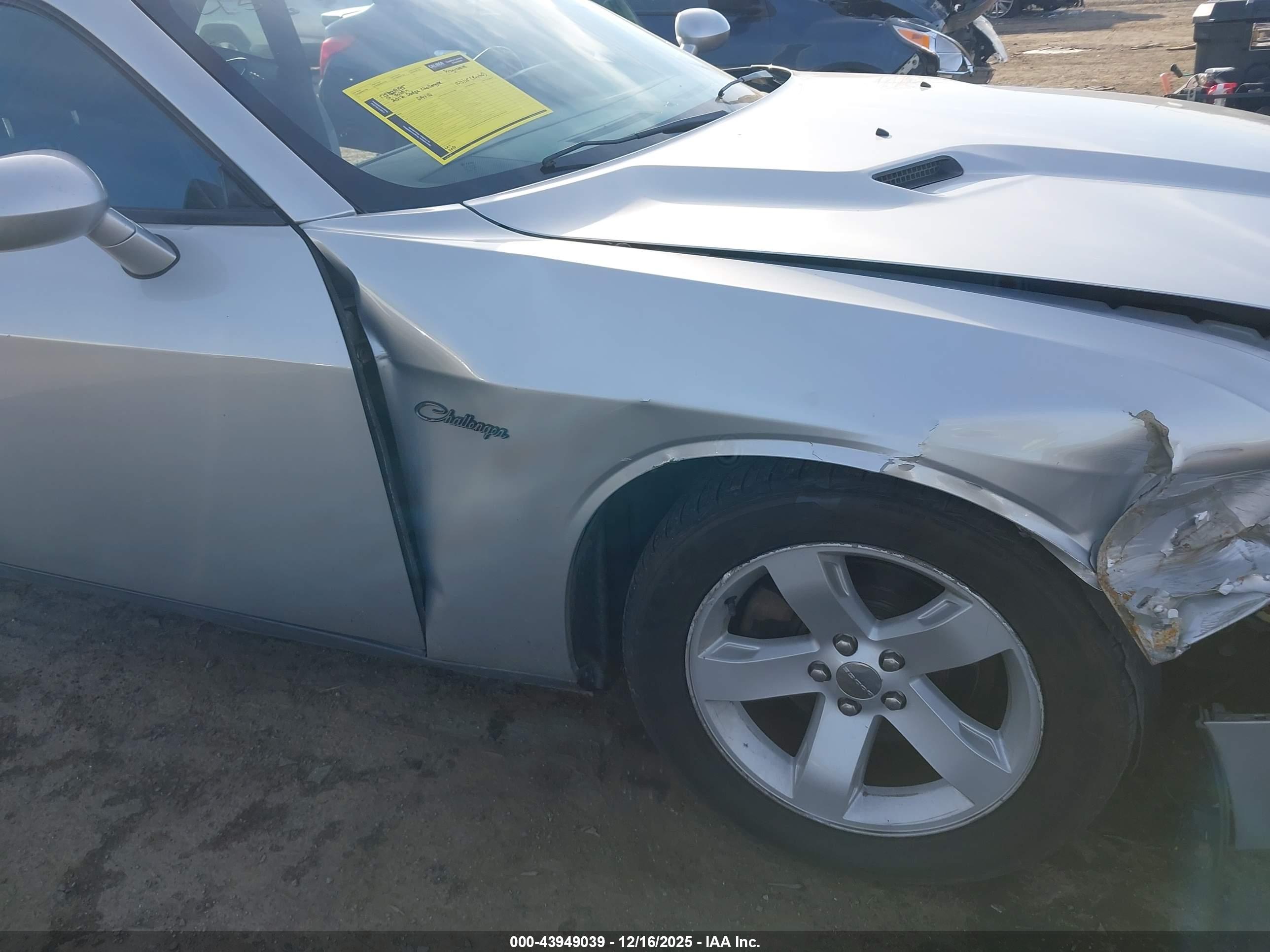 DODGE CHALLENGER image 6