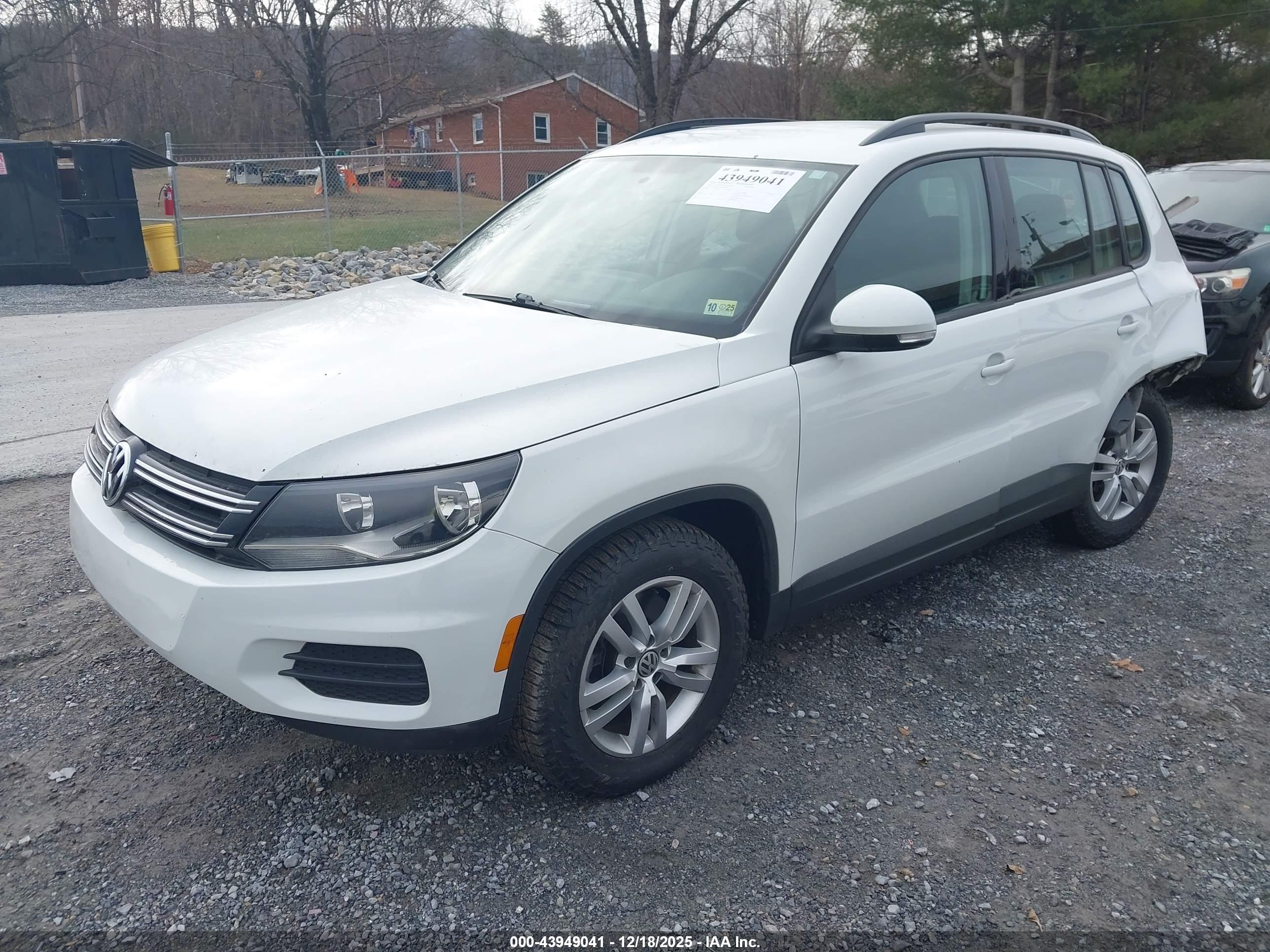 VOLKSWAGEN TIGUAN image 2