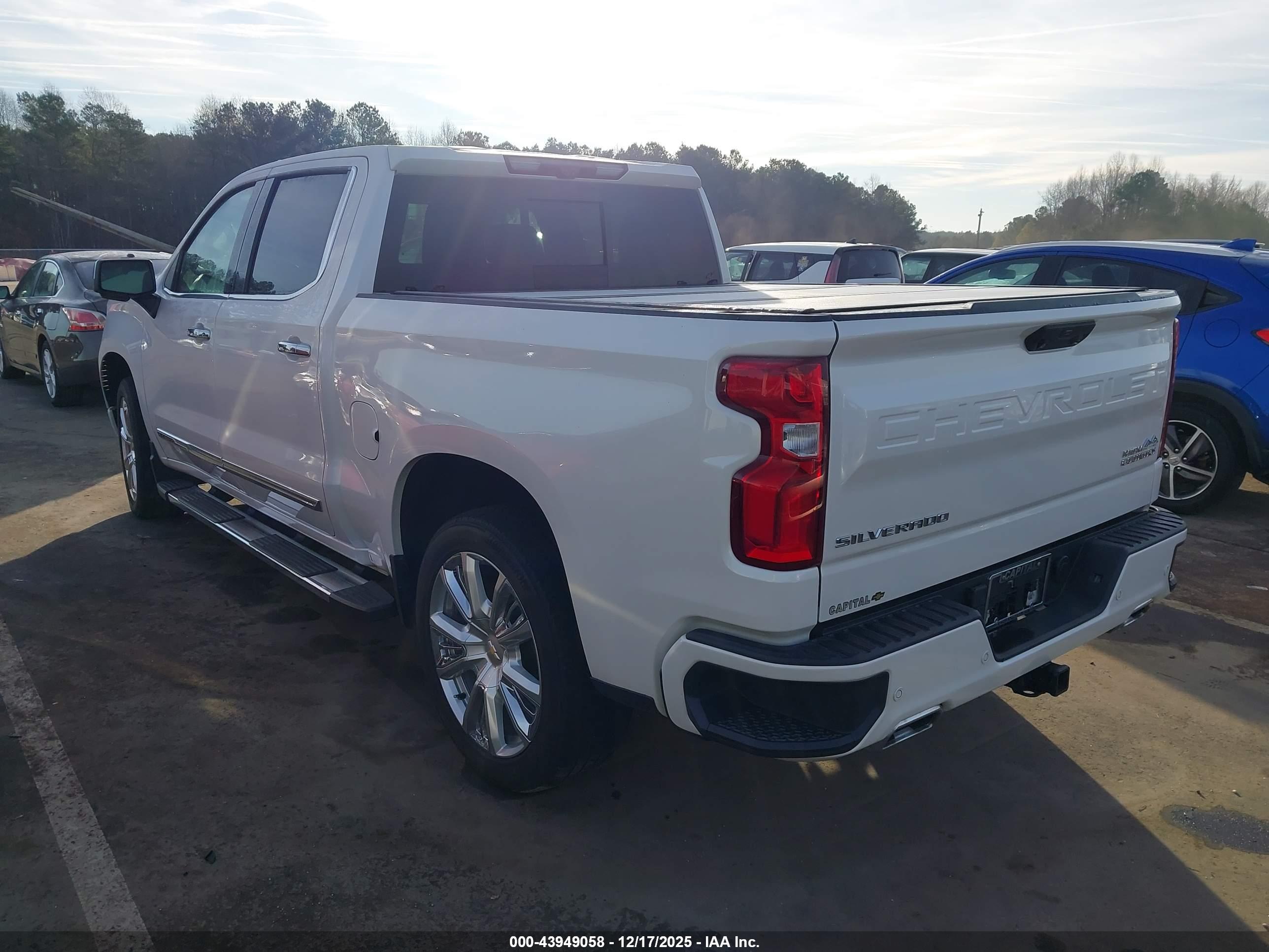 CHEVROLET SILVERADO image 3