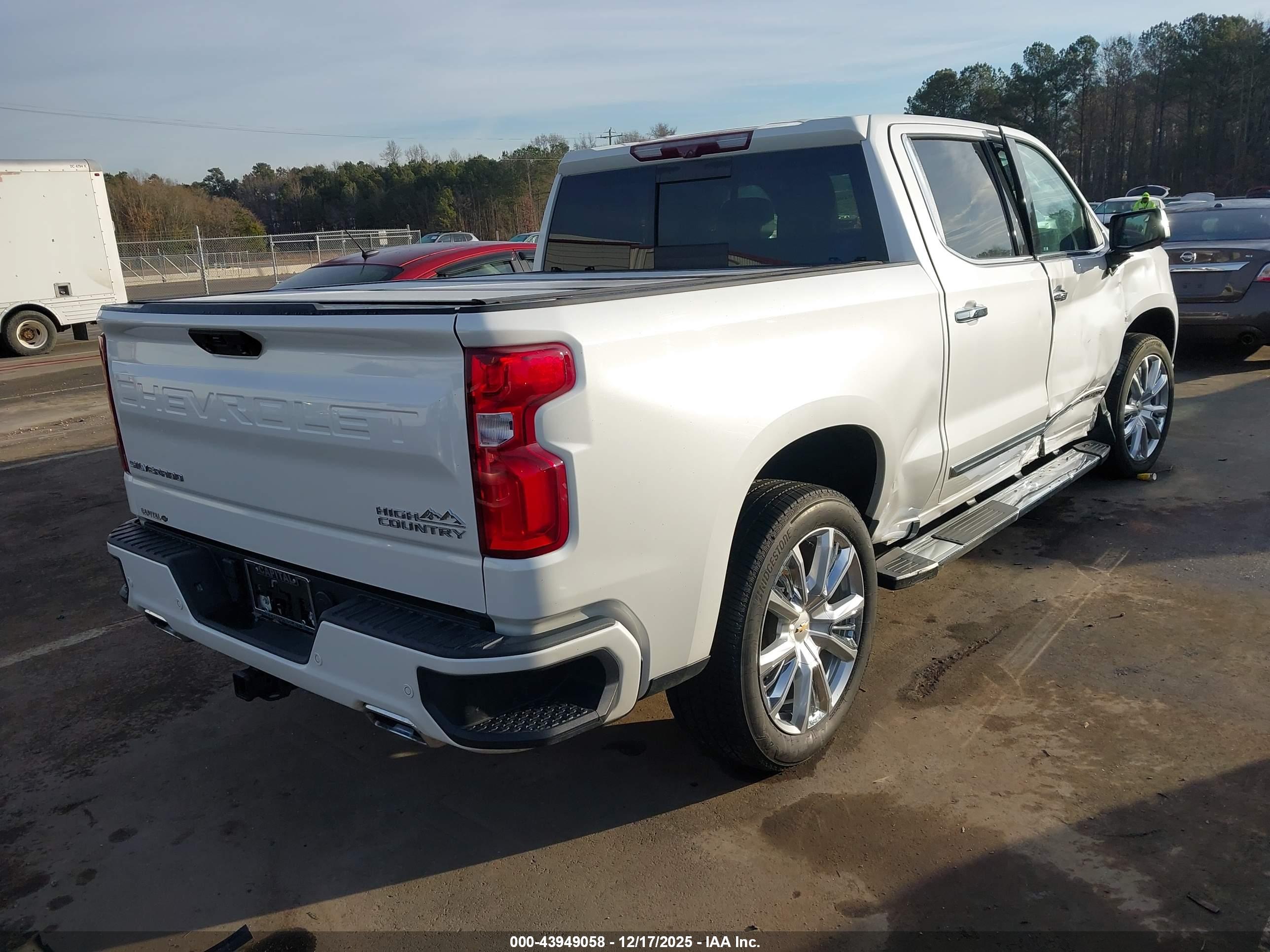 CHEVROLET SILVERADO image 4
