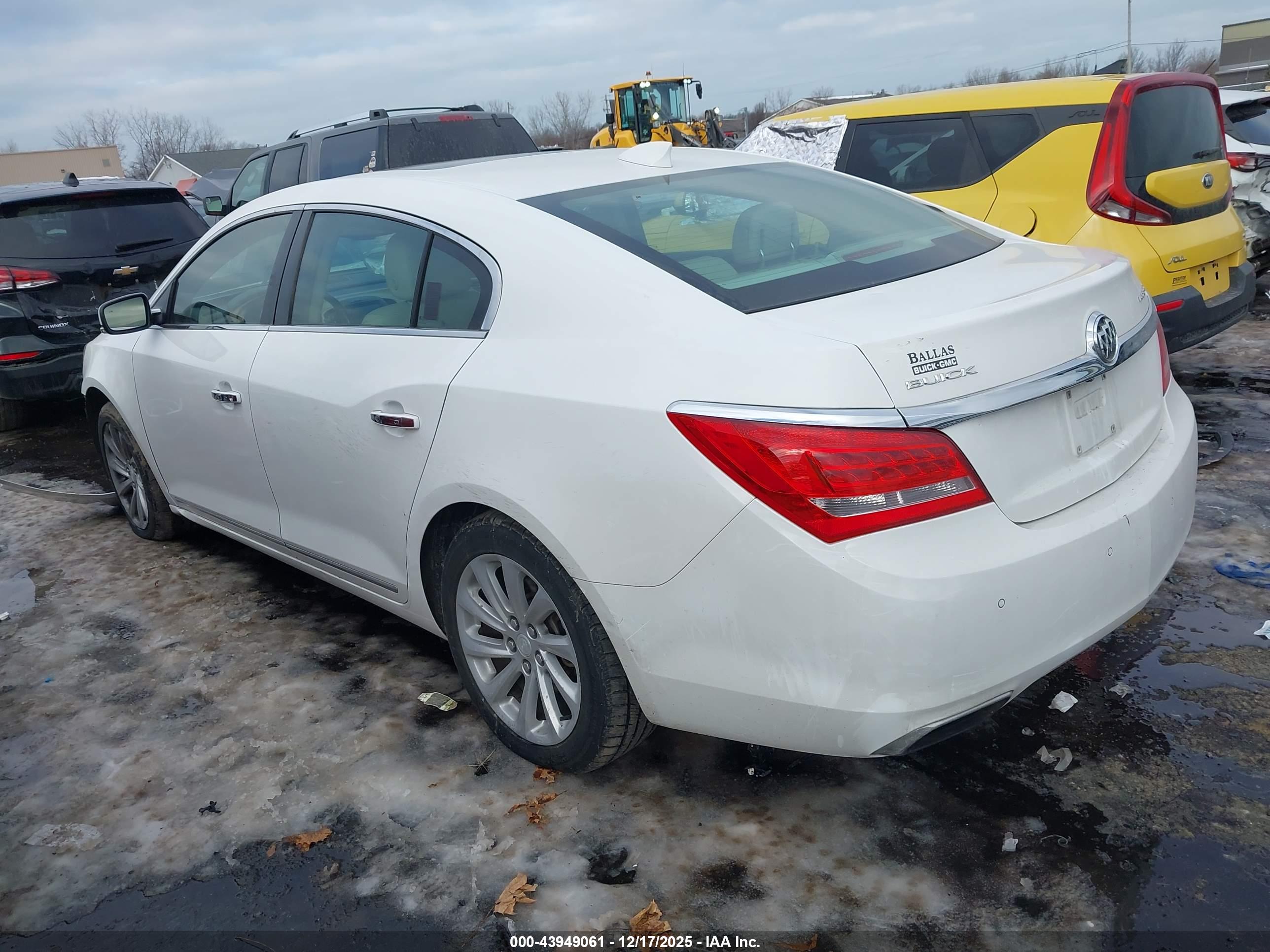 BUICK LACROSSE image 3