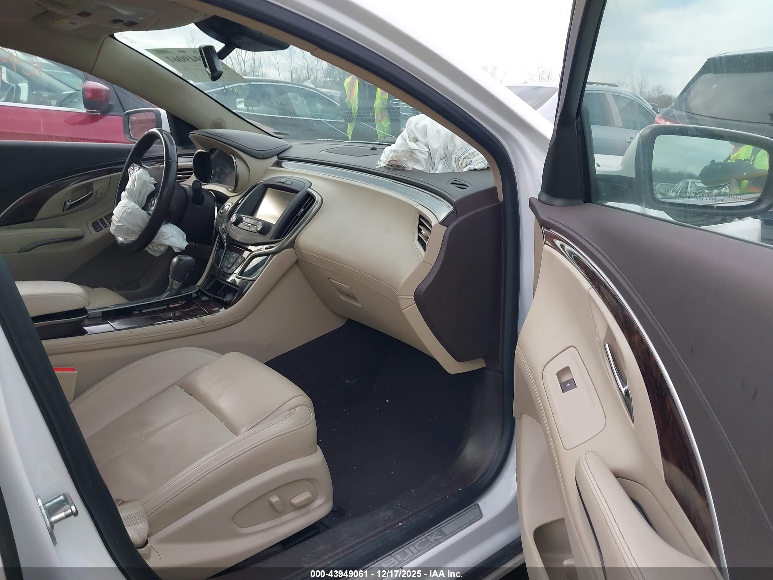 BUICK LACROSSE image 5