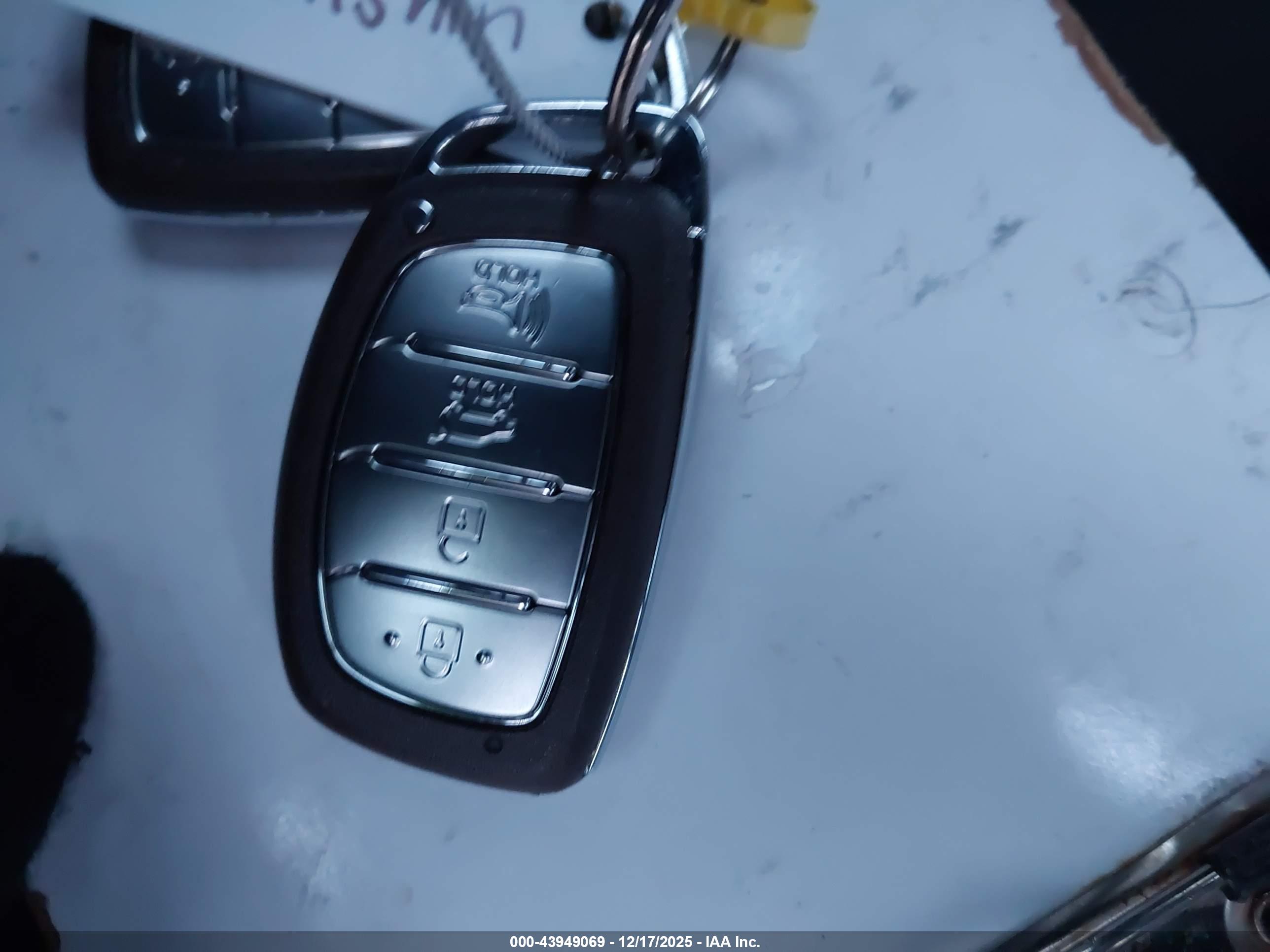 HYUNDAI IONIQ image 11
