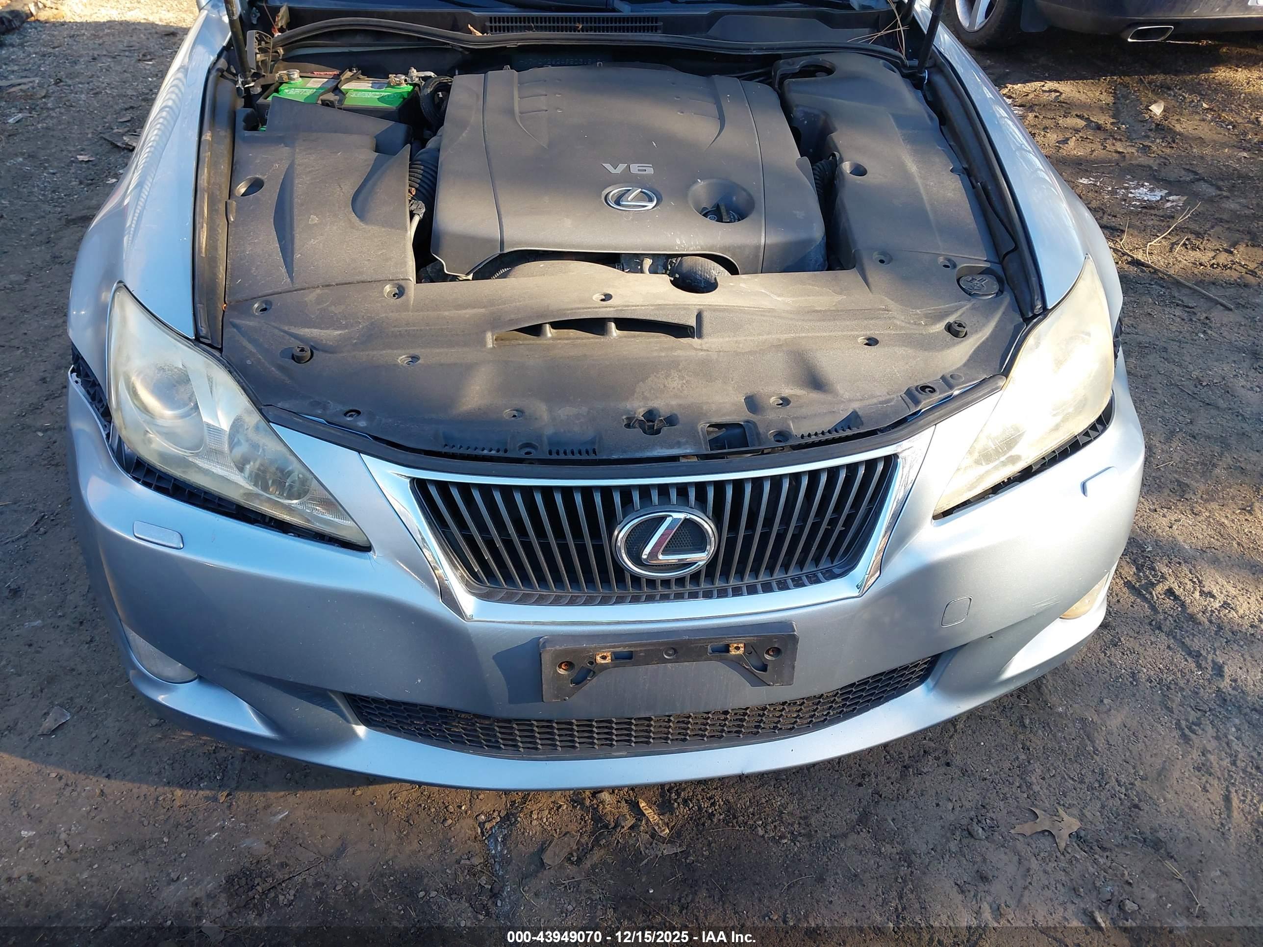 LEXUS IS image 10