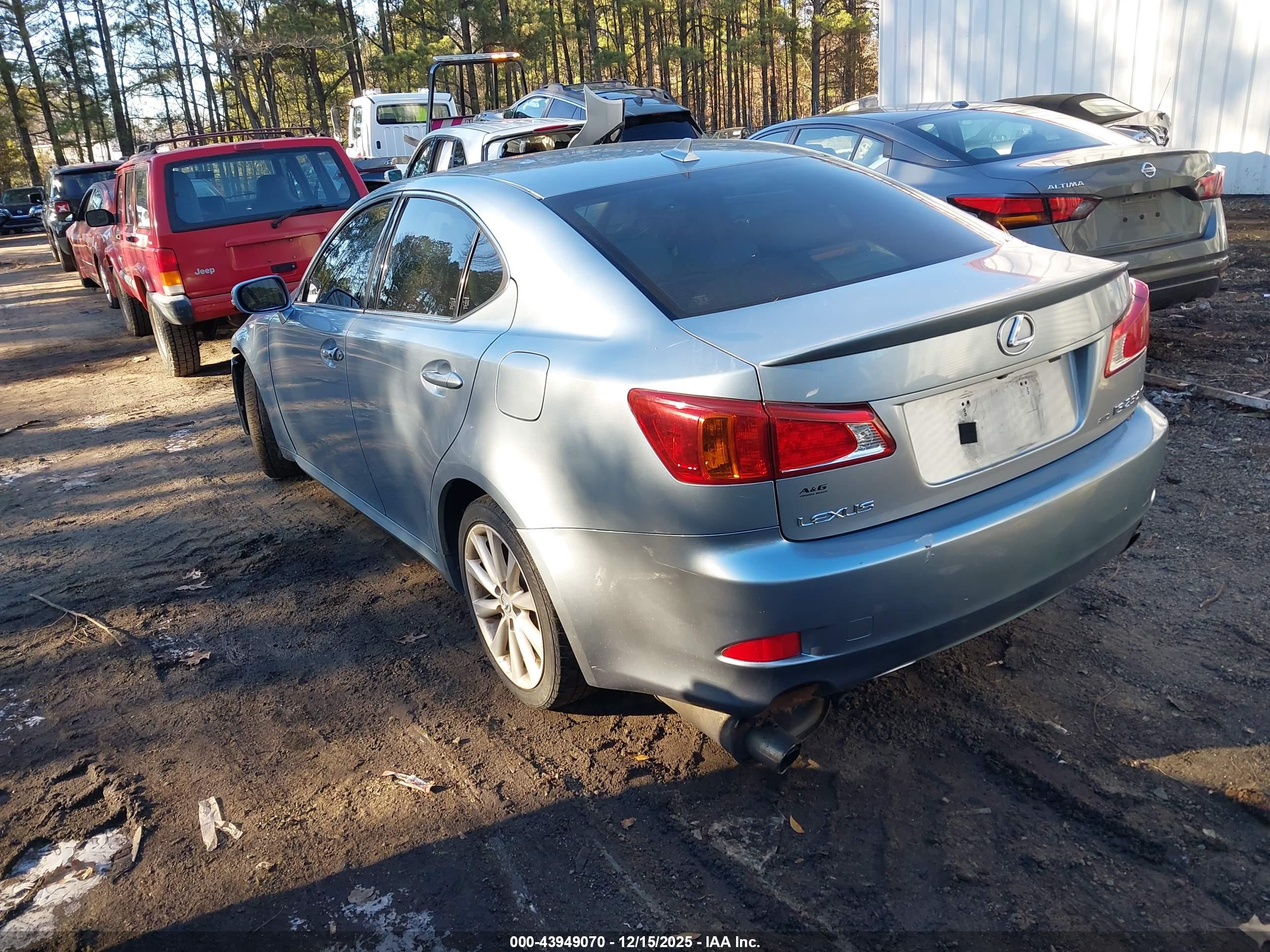 LEXUS IS image 3