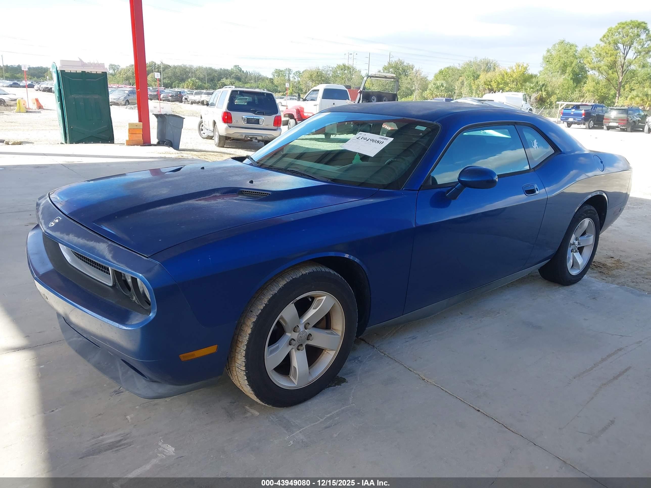 DODGE CHALLENGER image 2