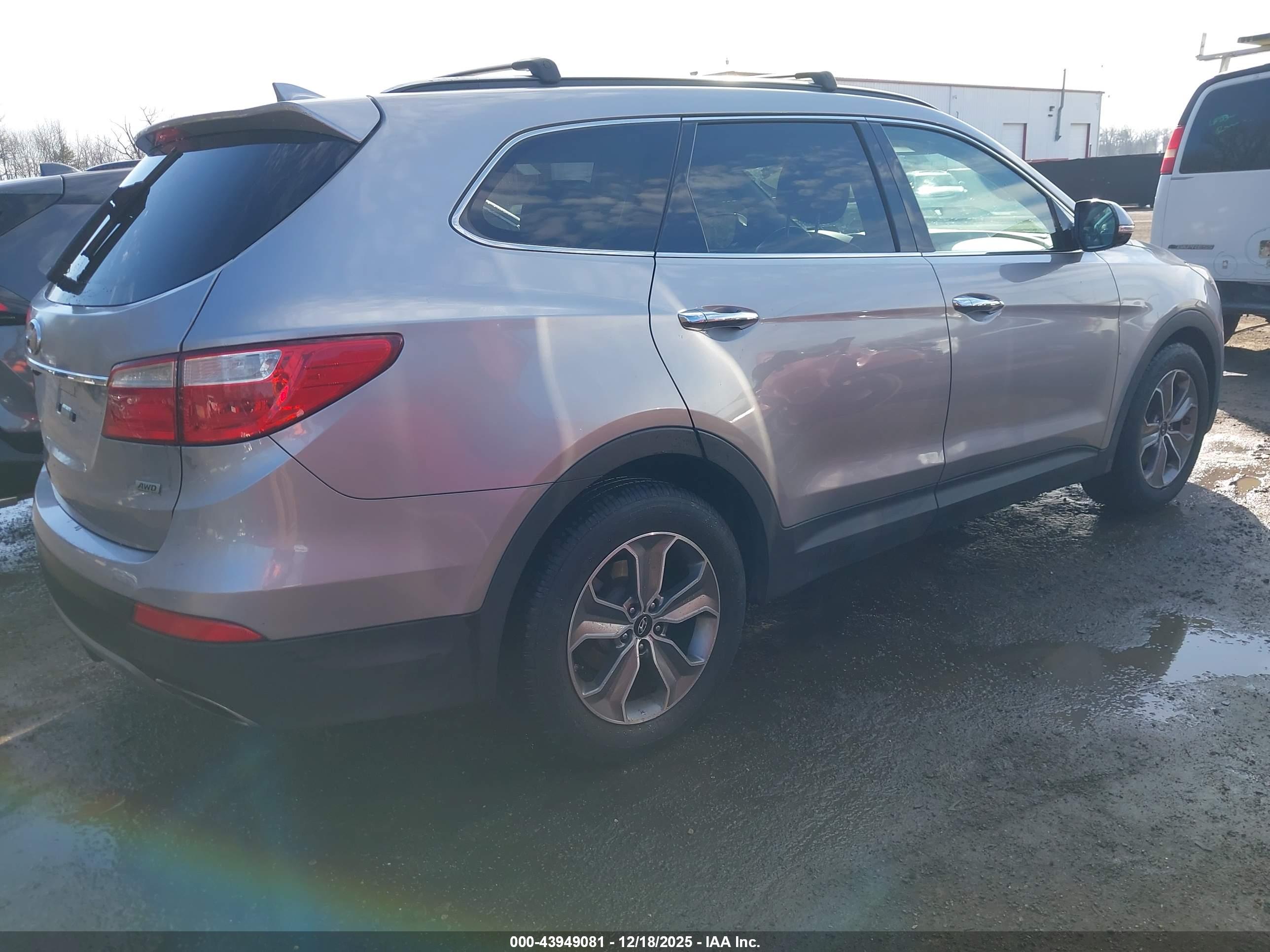 HYUNDAI SANTA image 4