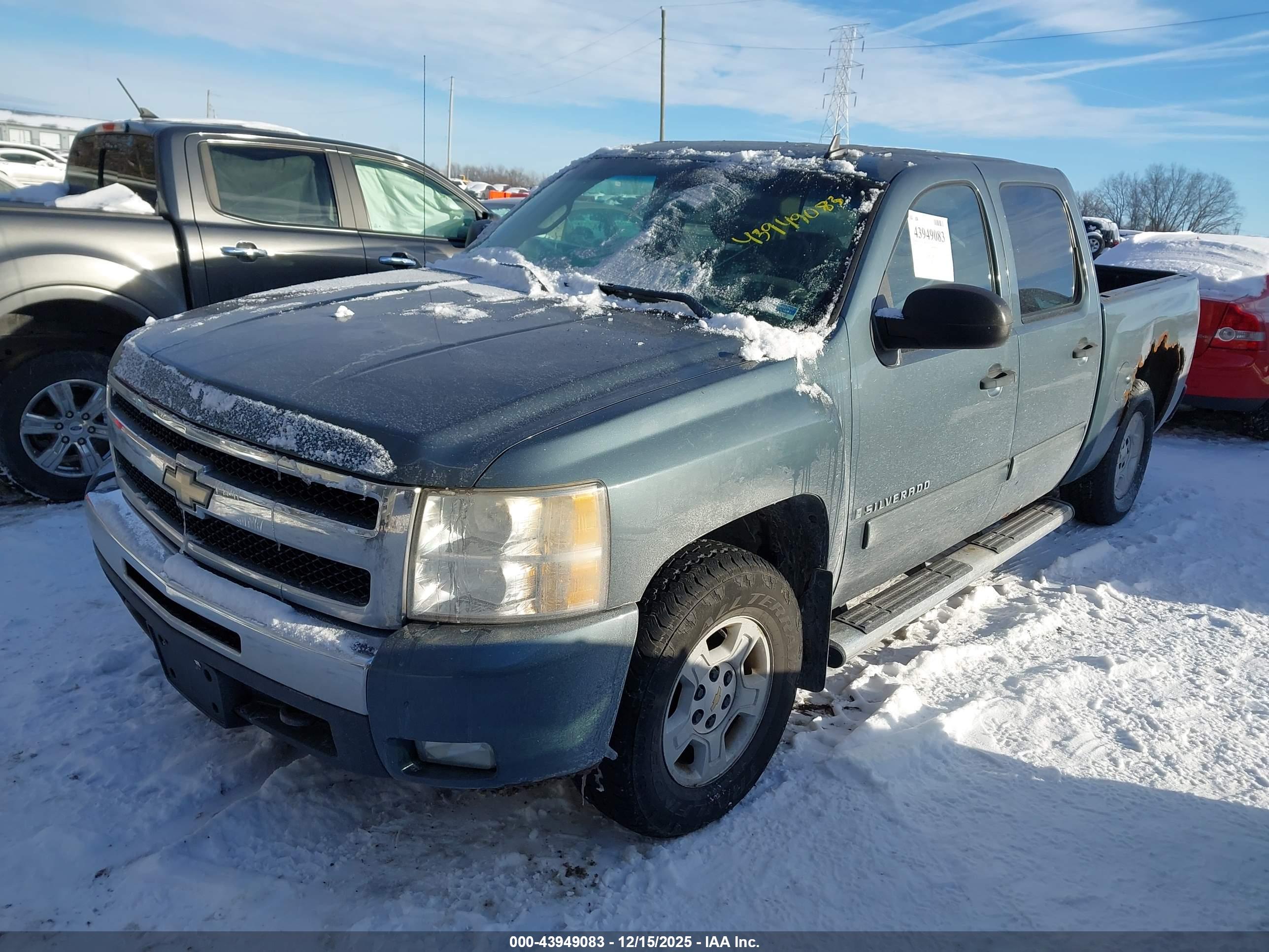 CHEVROLET SILVERADO image 2