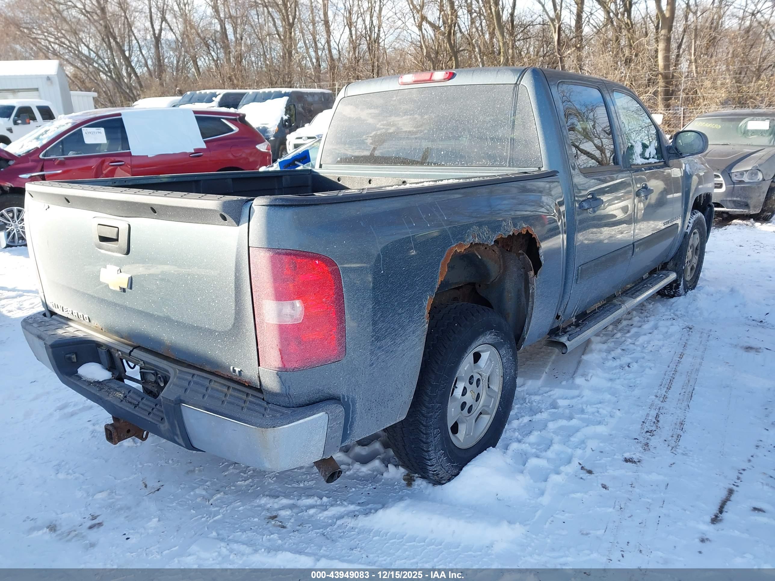 CHEVROLET SILVERADO image 4