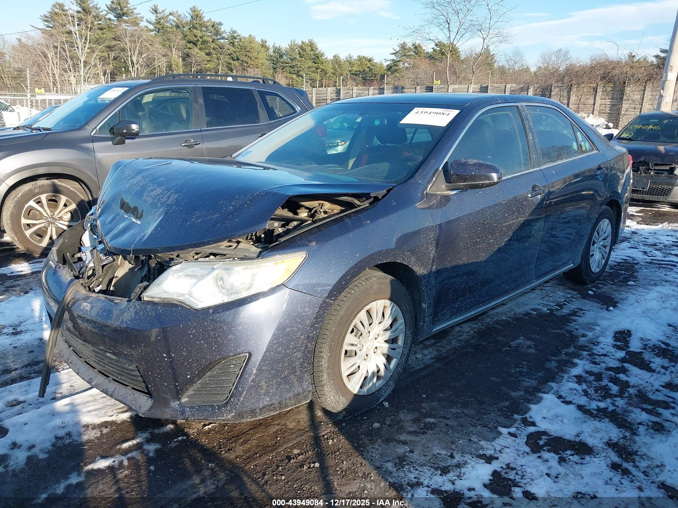 TOYOTA CAMRY image 2