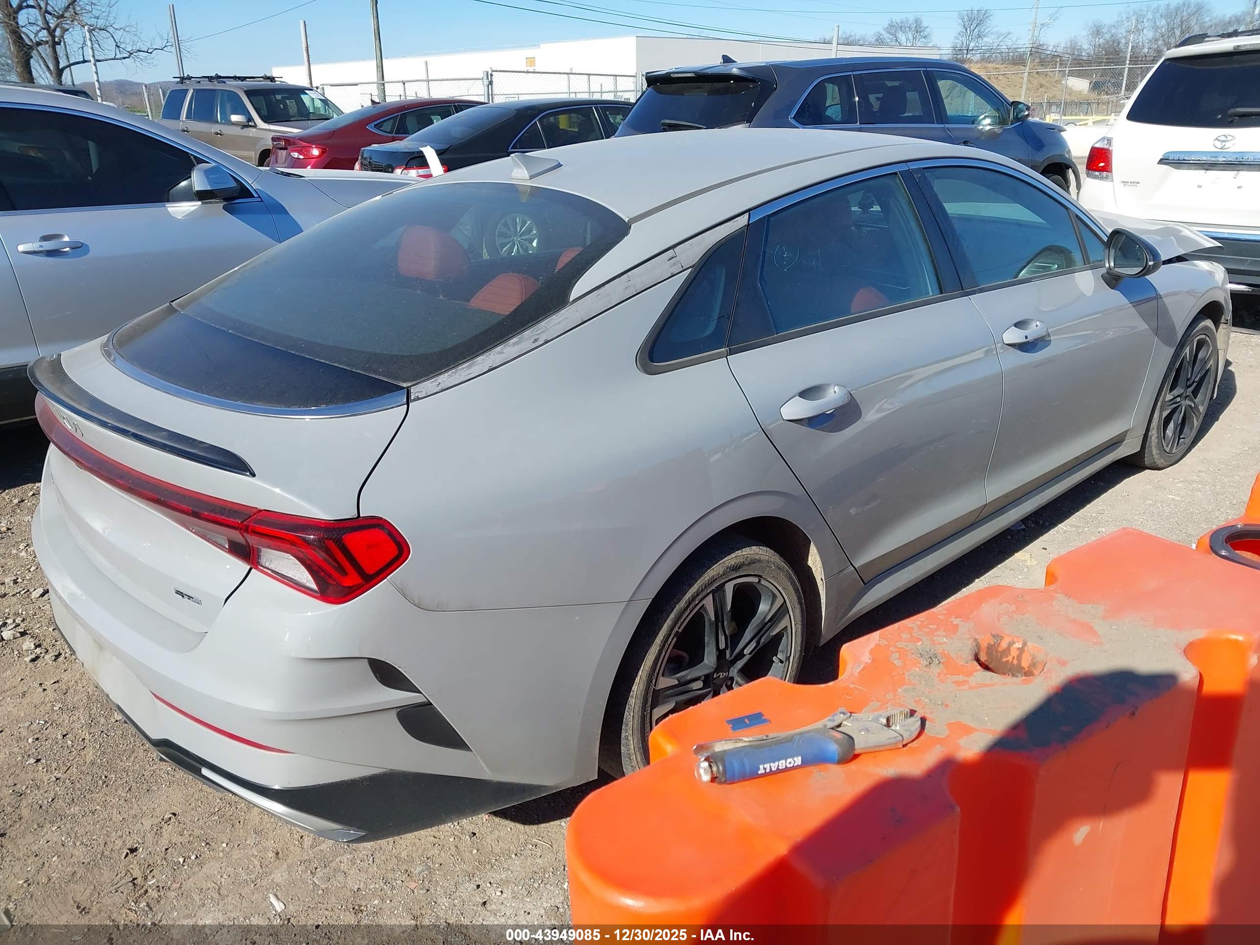 KIA K5 image 4