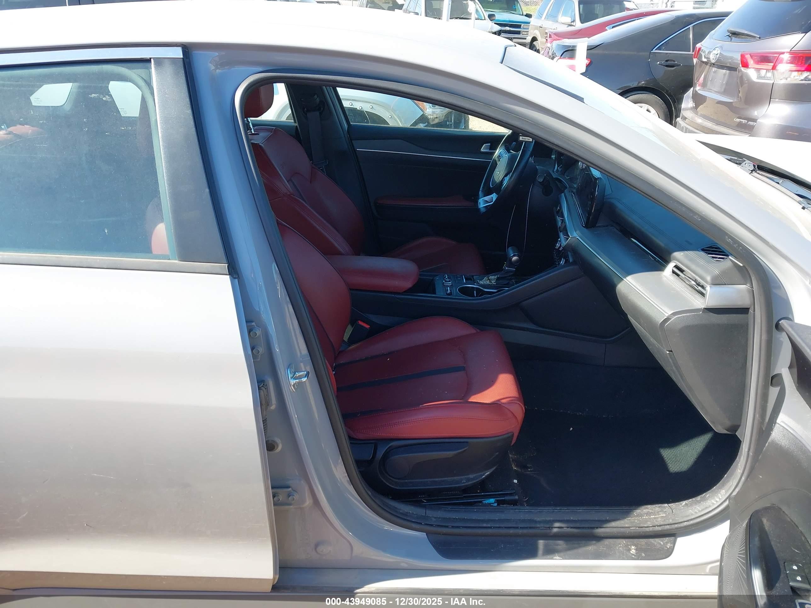 KIA K5 image 5