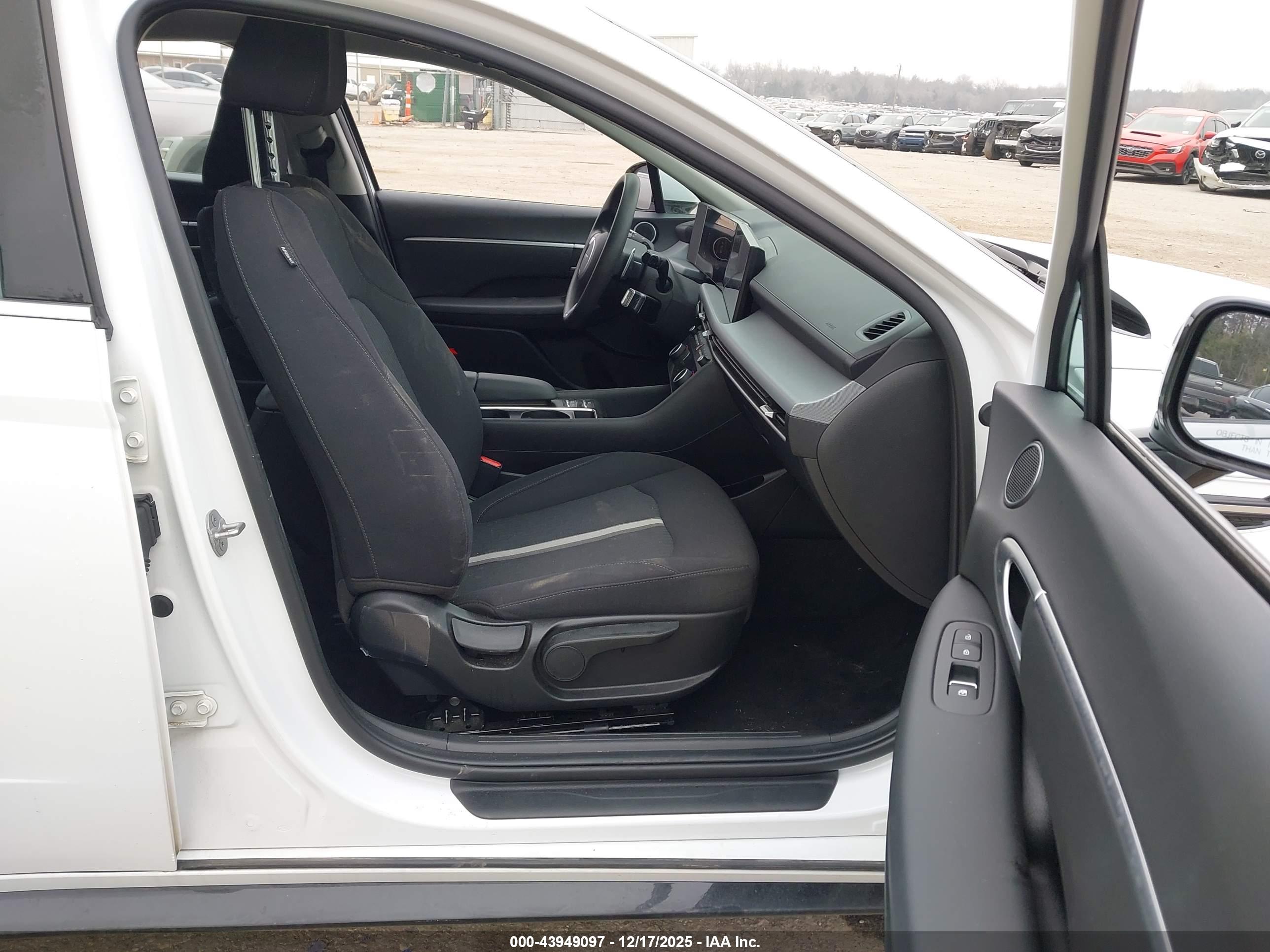 HYUNDAI SONATA image 5